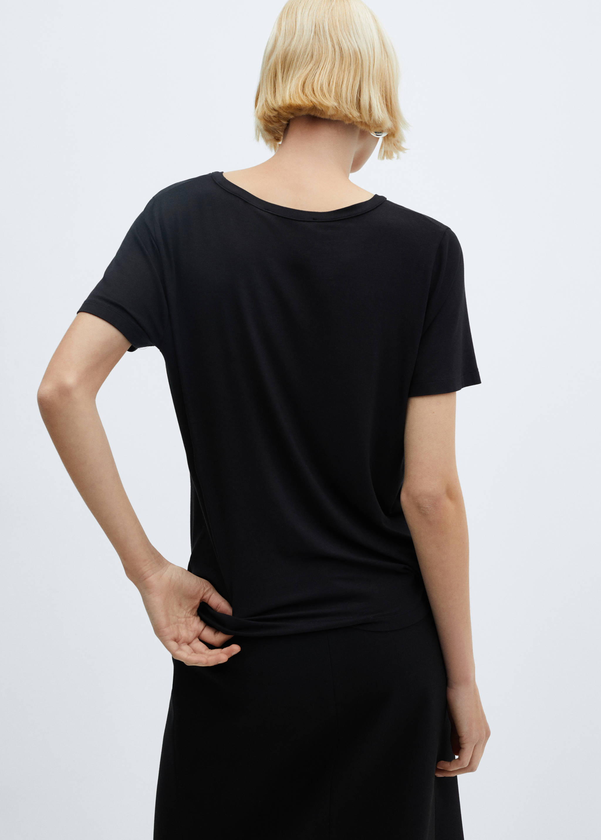 V-neck T-shirt - Reverse of the article