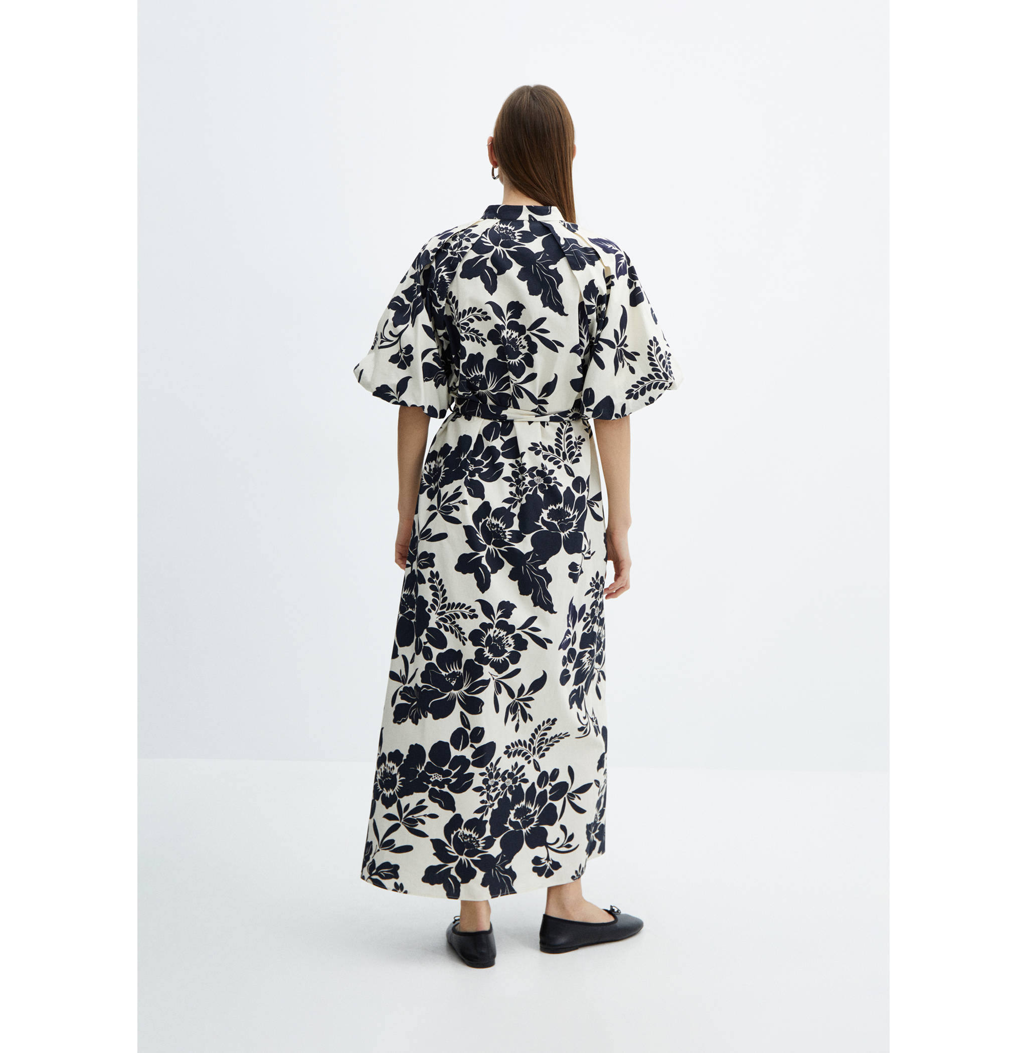 Vestido manga abullonada floral - Reverso del artículo