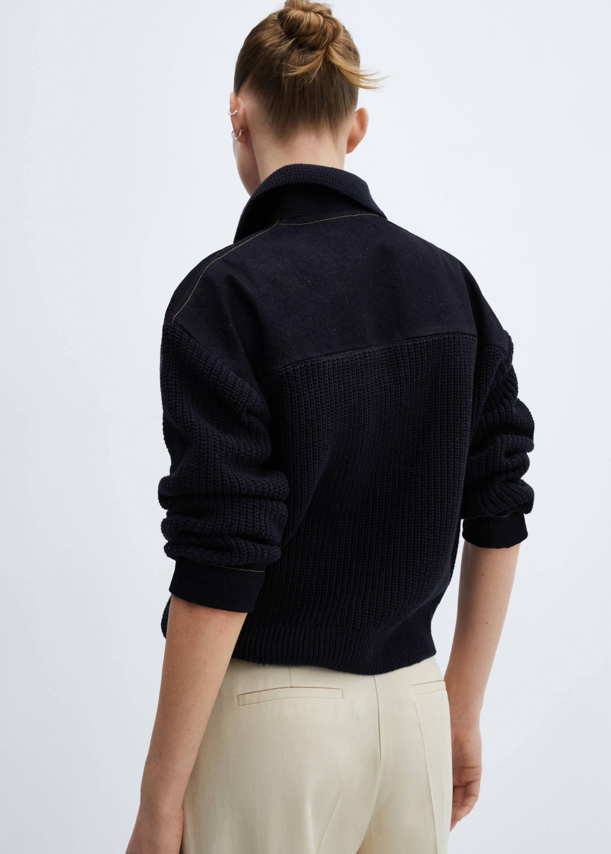 Knitted bomber jacket - Reverse of the article