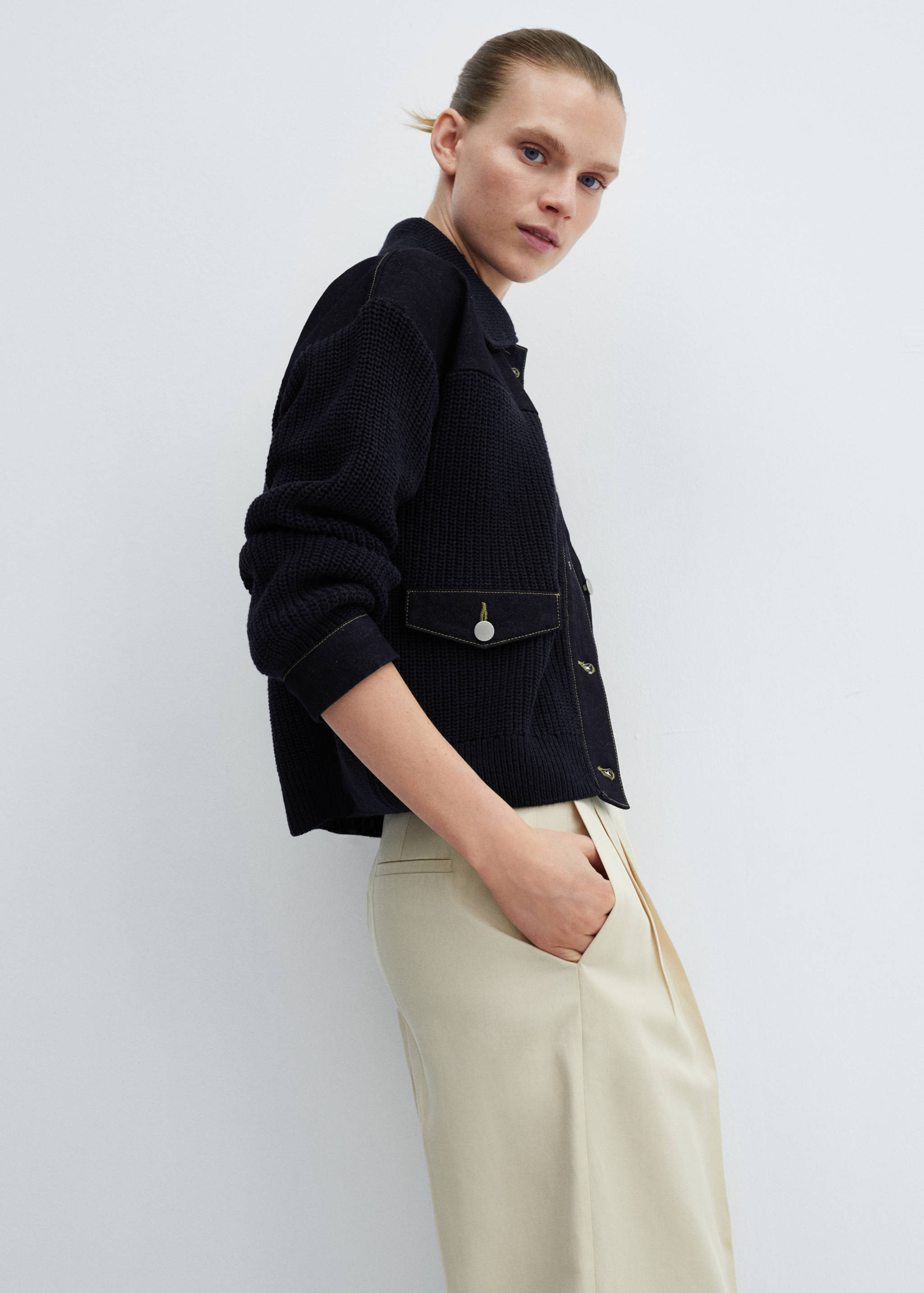 Knitted bomber jacket - Details of the article 2