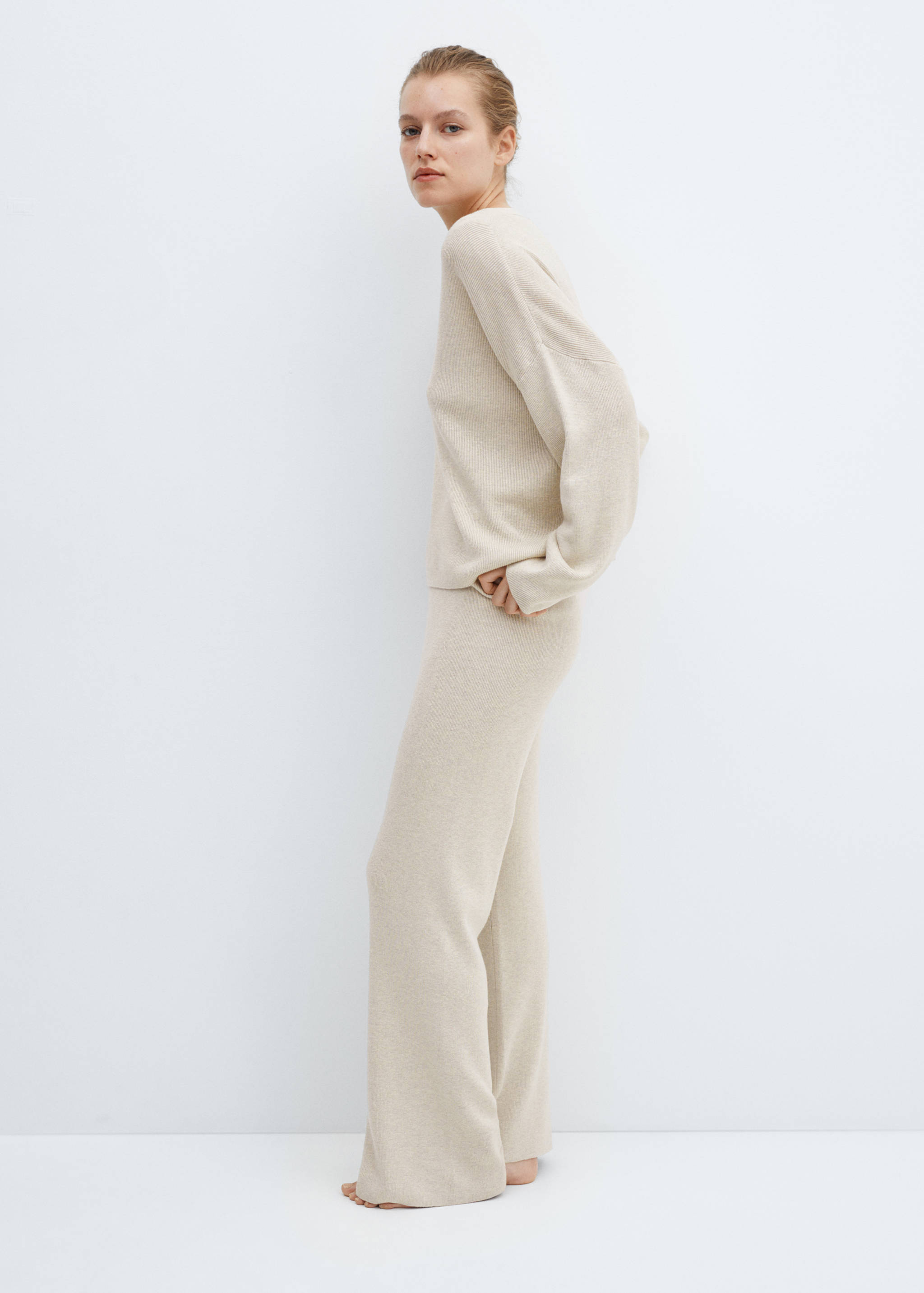 Straight knitted trousers - Details of the article 2