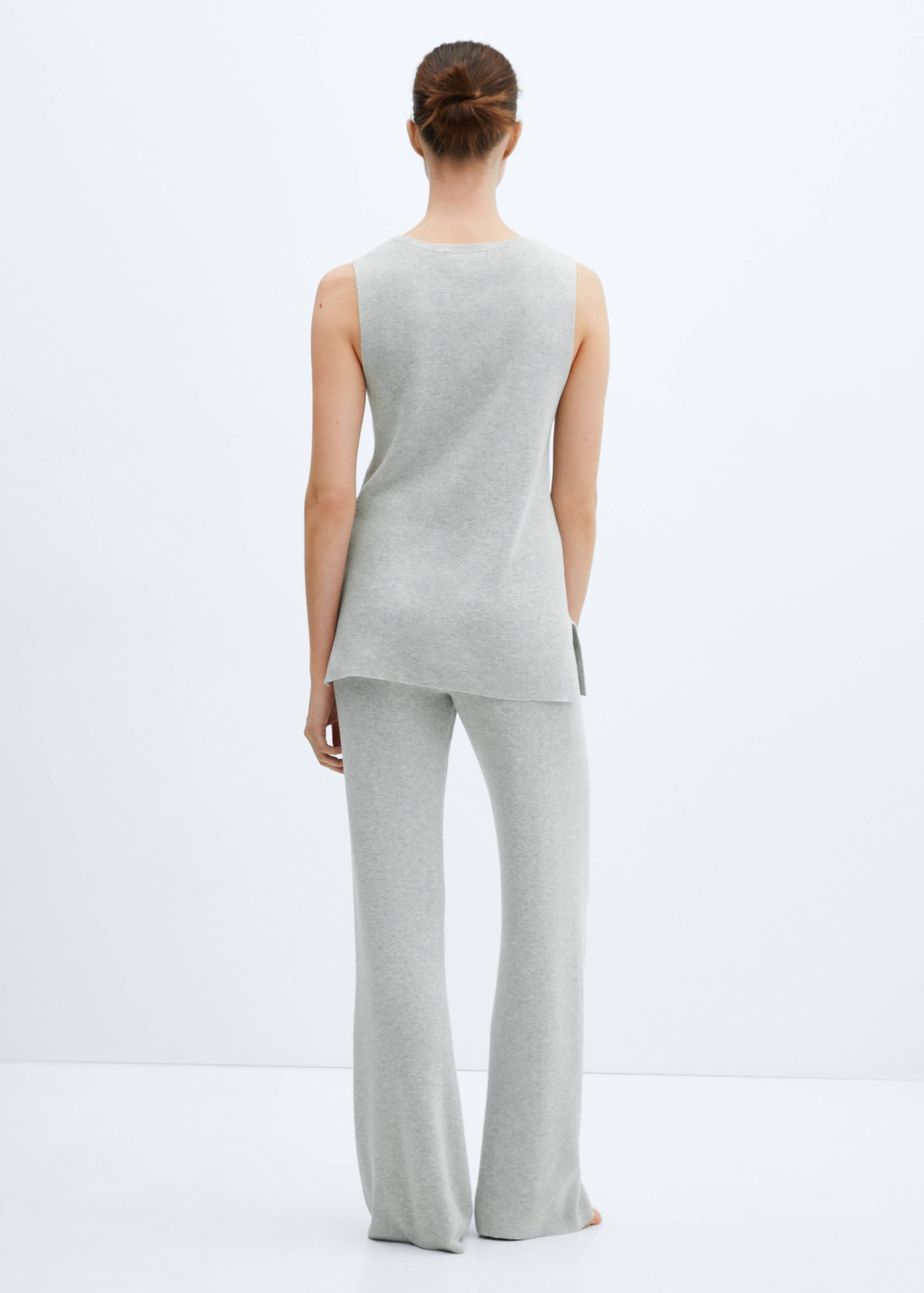 Straight knitted trousers - Reverse of the article