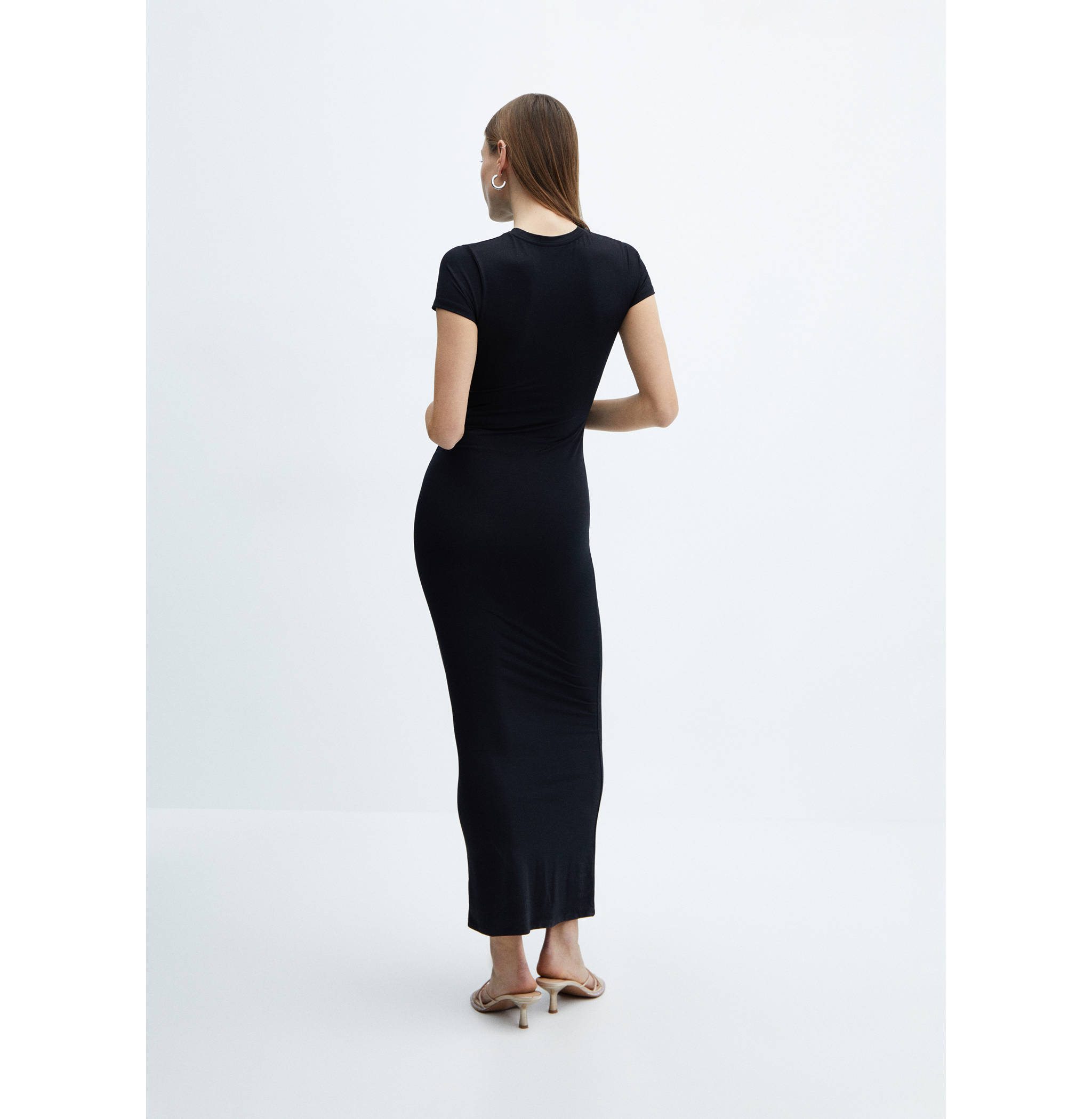 Short sleeved dress - Reverse of the article