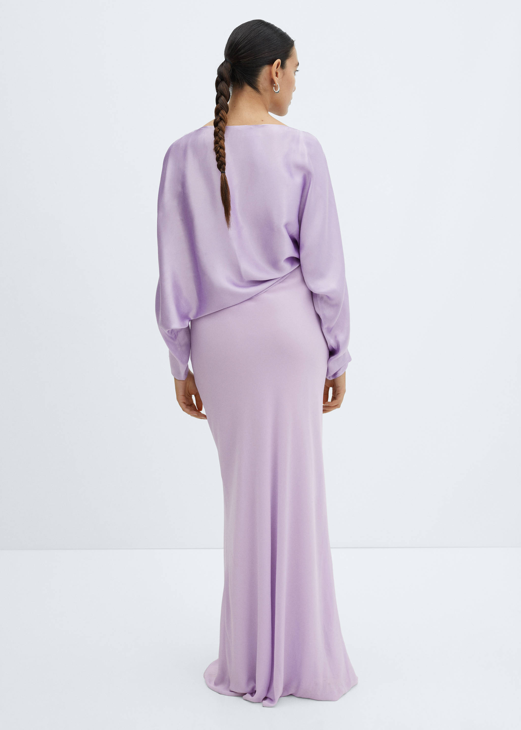 بلوزة من الساتان على شكل كاب من الساتان - الجهة الخلفية للمنتج