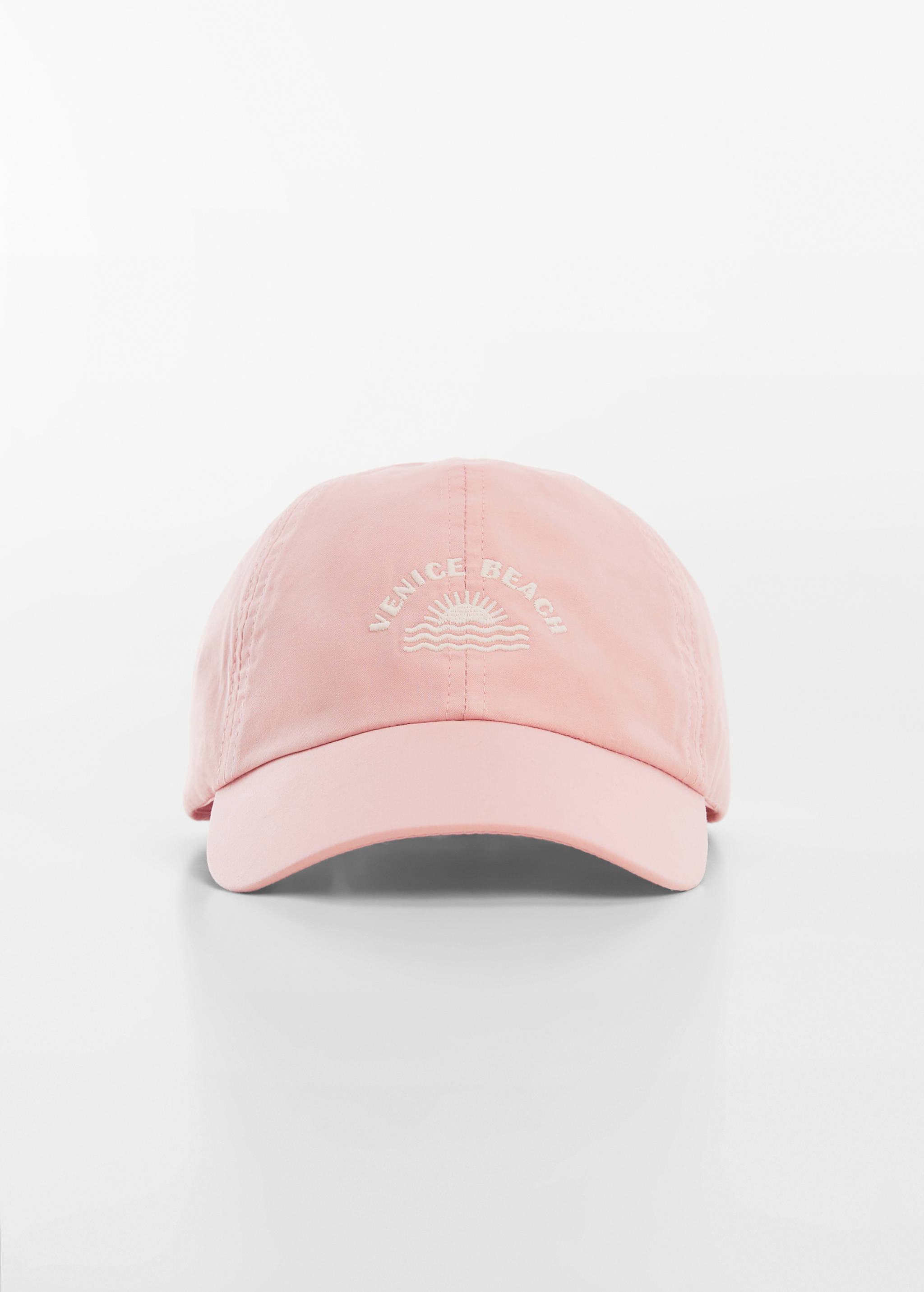 Gorra letra bordada - Plano medio