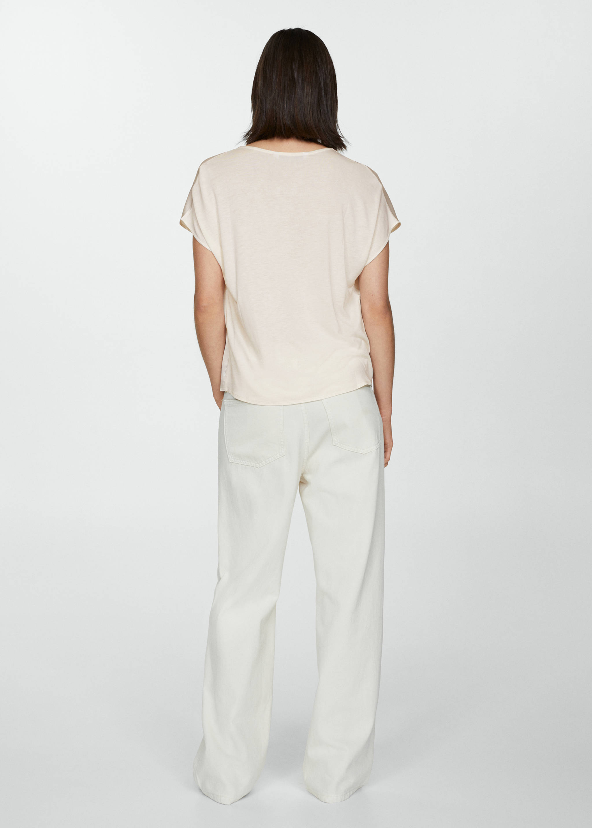 Satin V-neck t-shirt - Reverse of the article