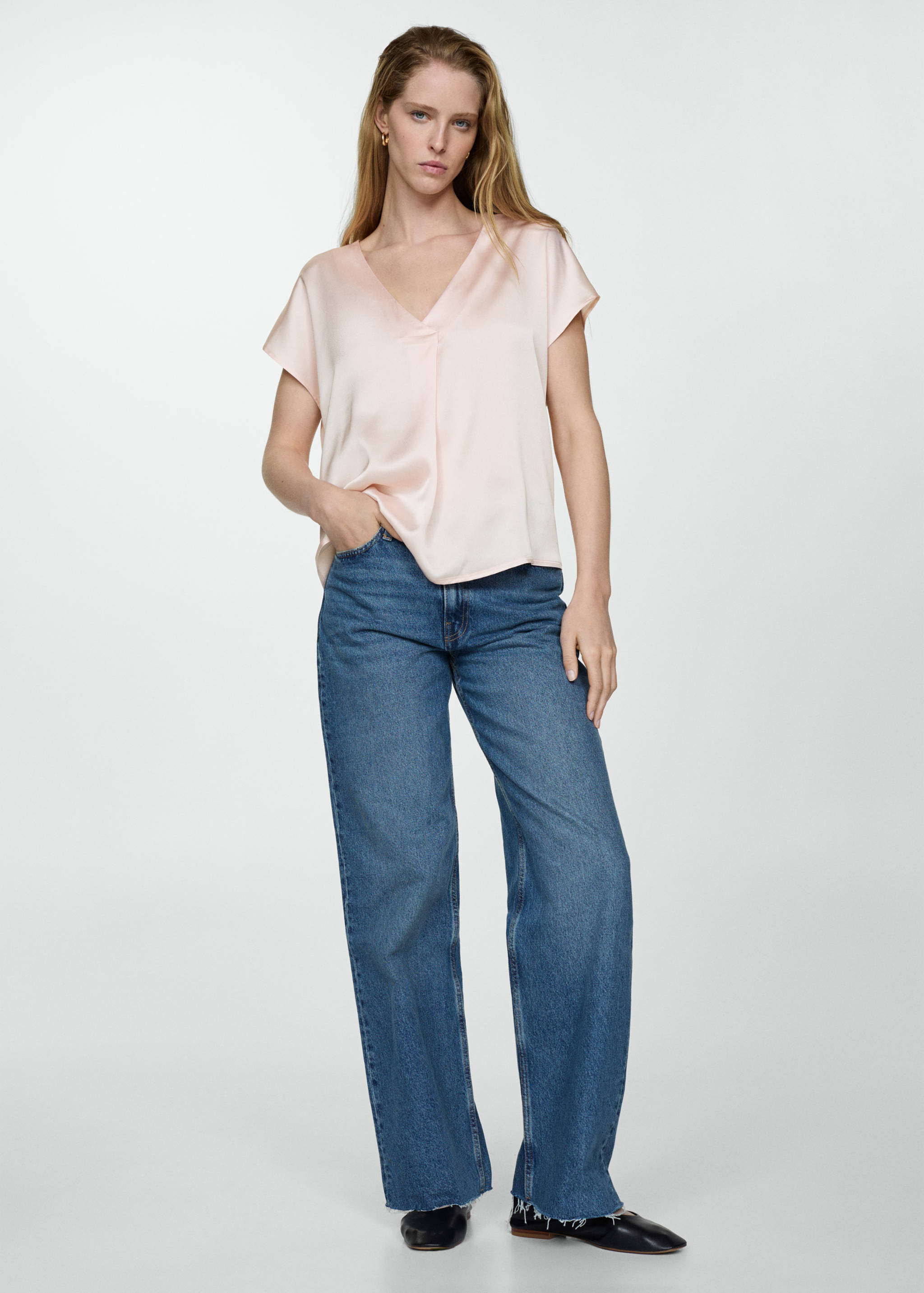 Satin V-neck t-shirt - General plane