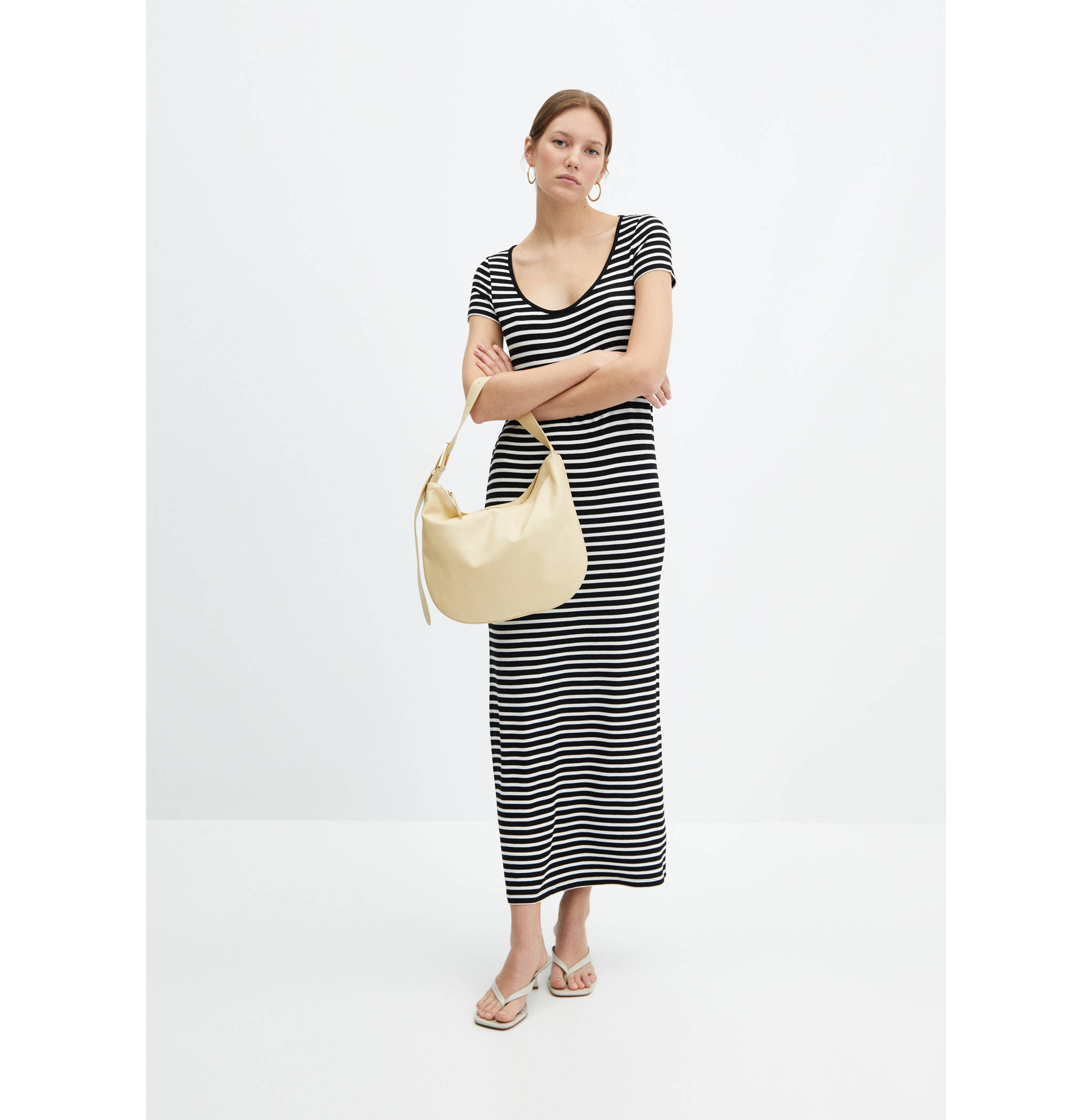 Short-sleeved striped dress - General plane