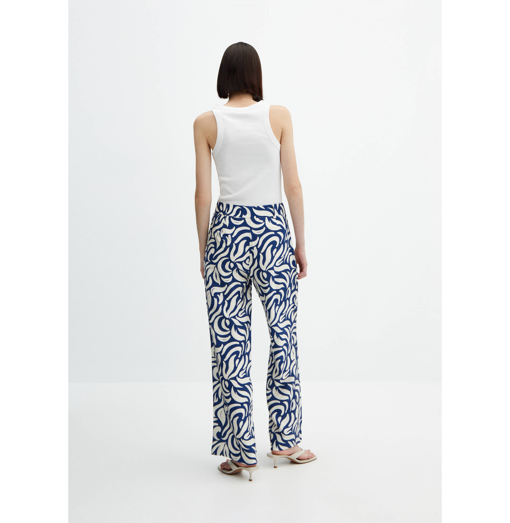 Wide leg printed trousers with pleats - Reverse of the article