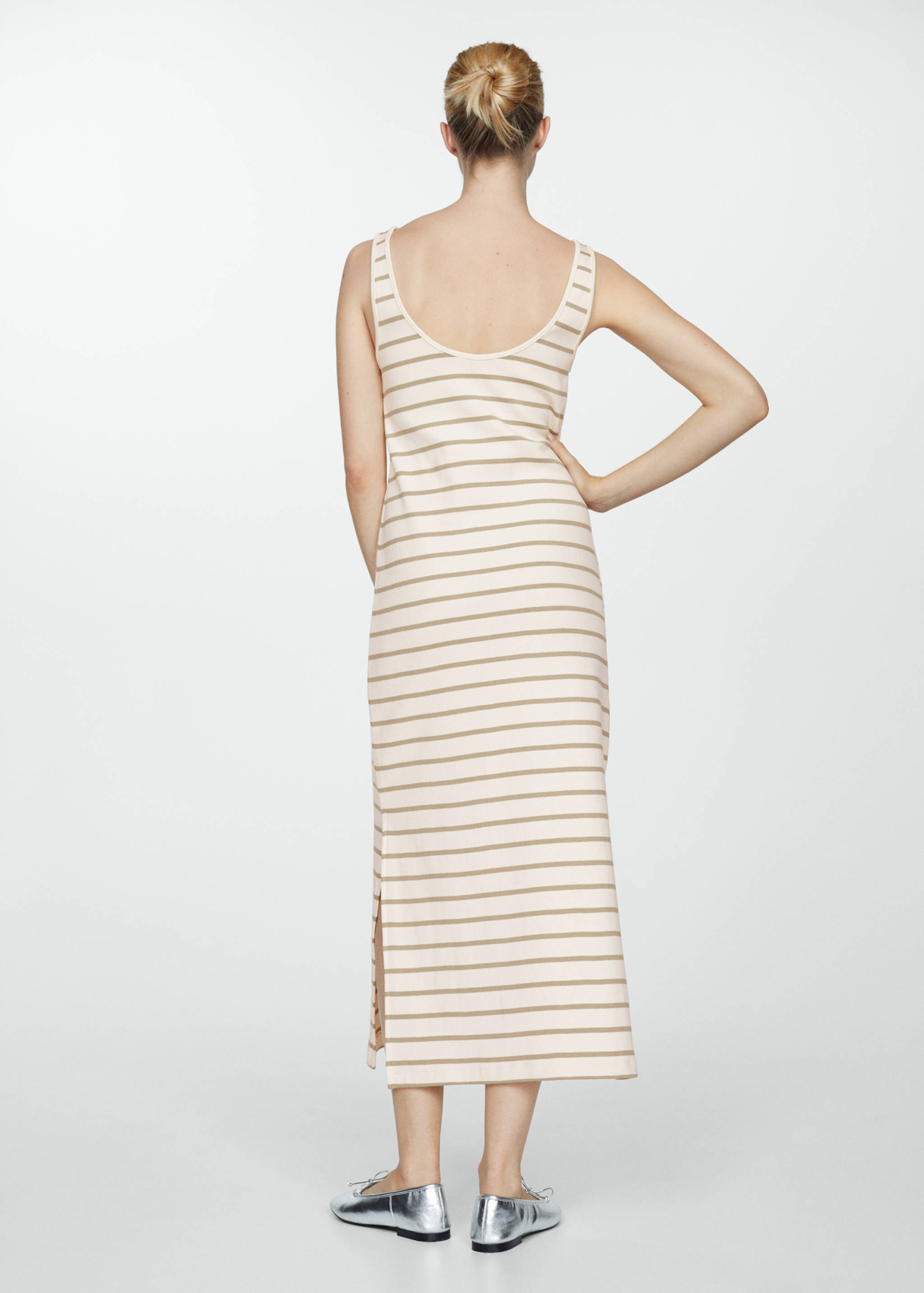 Cut-out striped dress - Reverse of the article