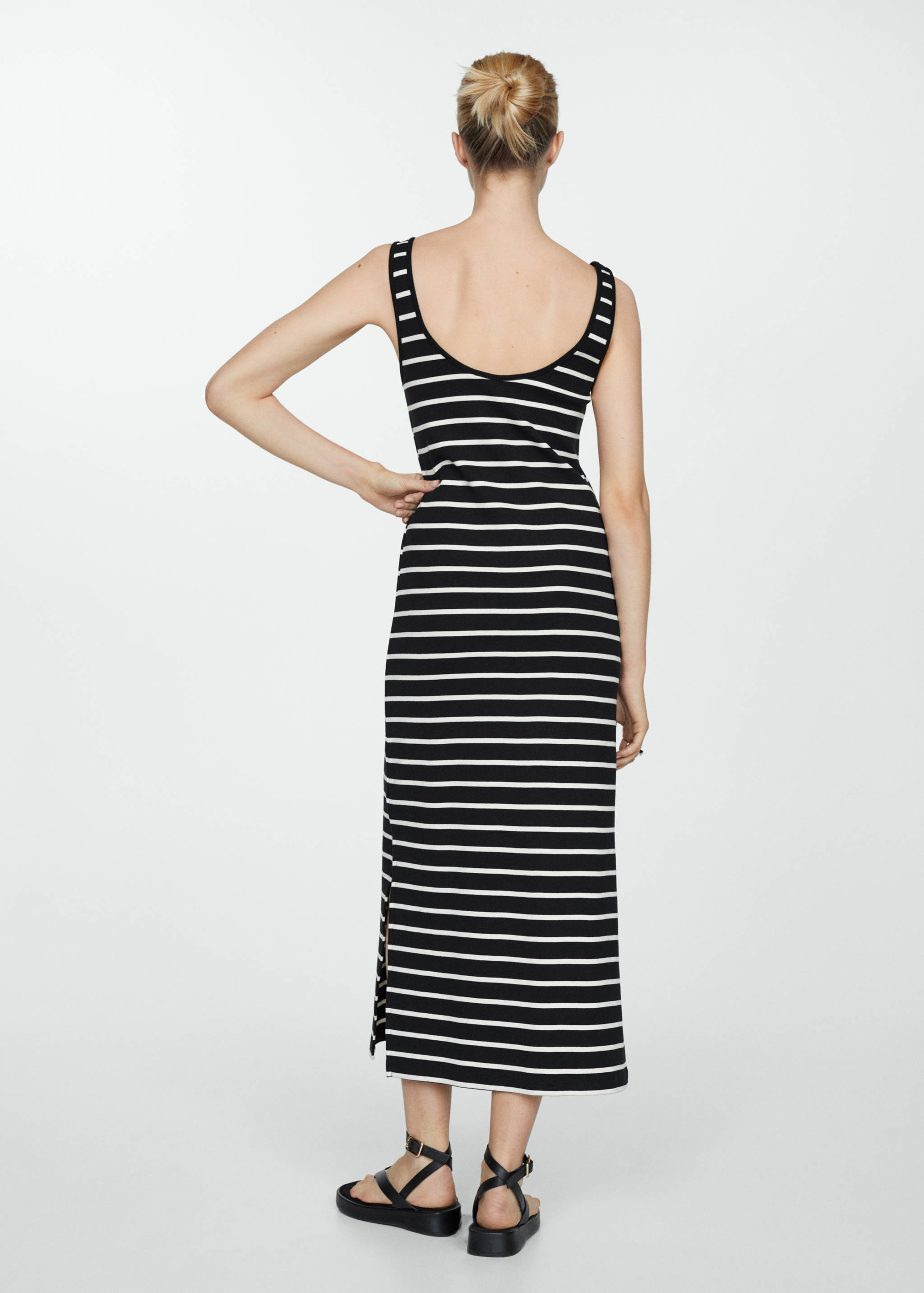 Cut-out striped dress - Reverse of the article