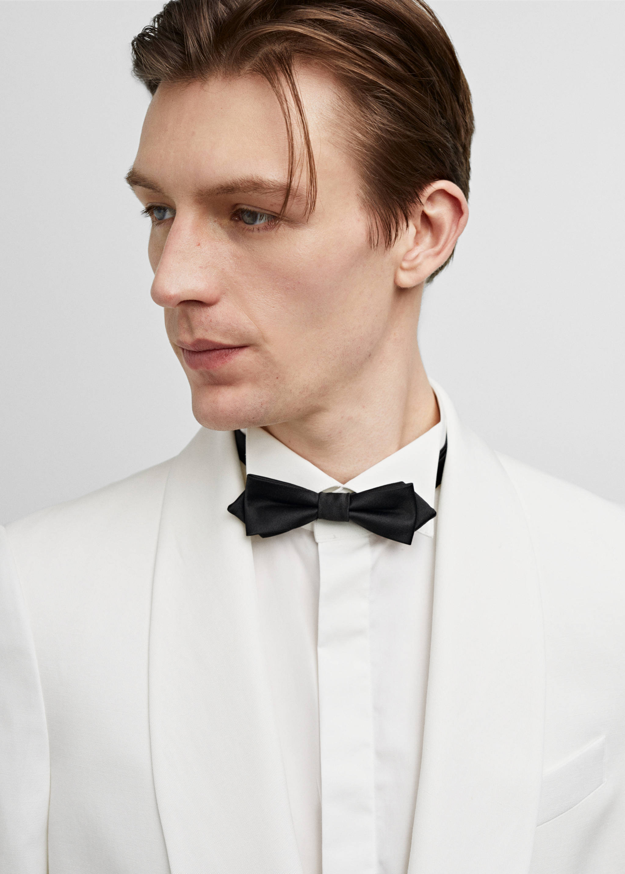 Slim-fit Tencel linen tuxedo jacket - Details of the article 1