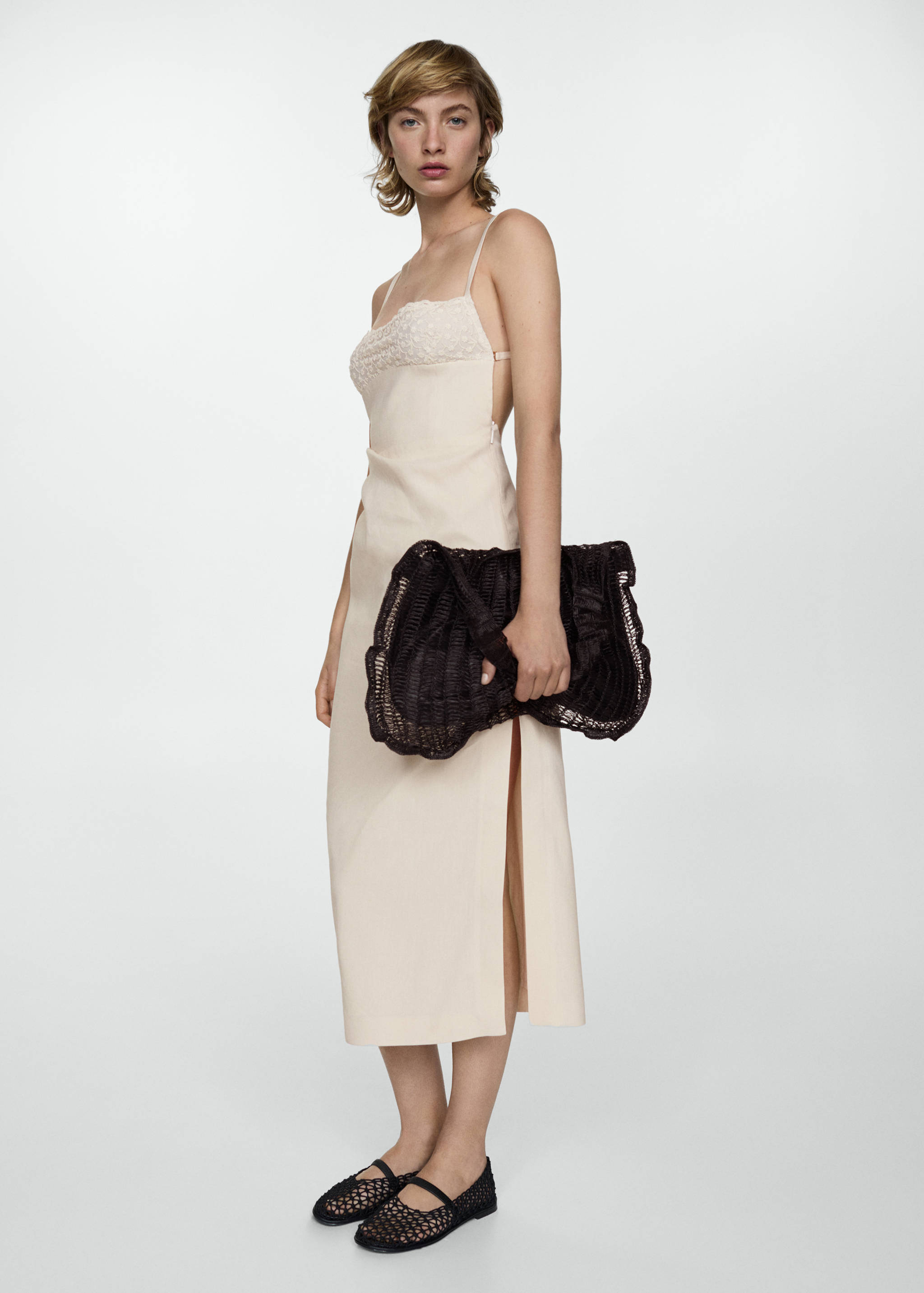 Linen dress with embroidered detail - General plane