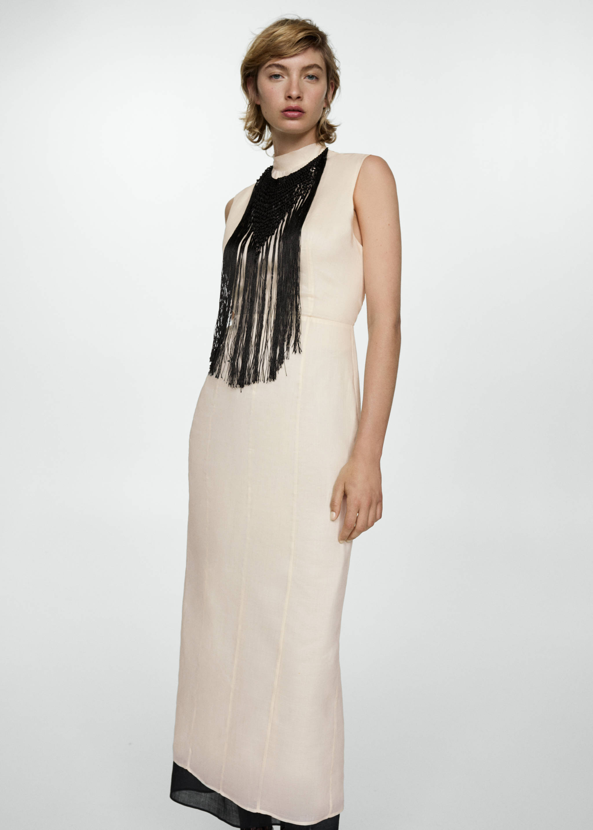 Vestido ramio espalda abierta - Plano medio
