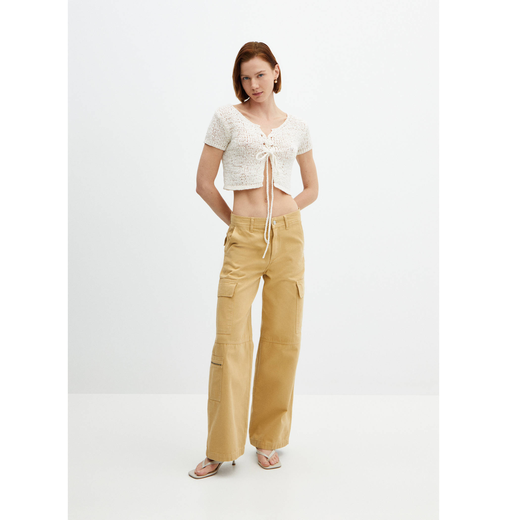 Knitted top with bow closure - General plane