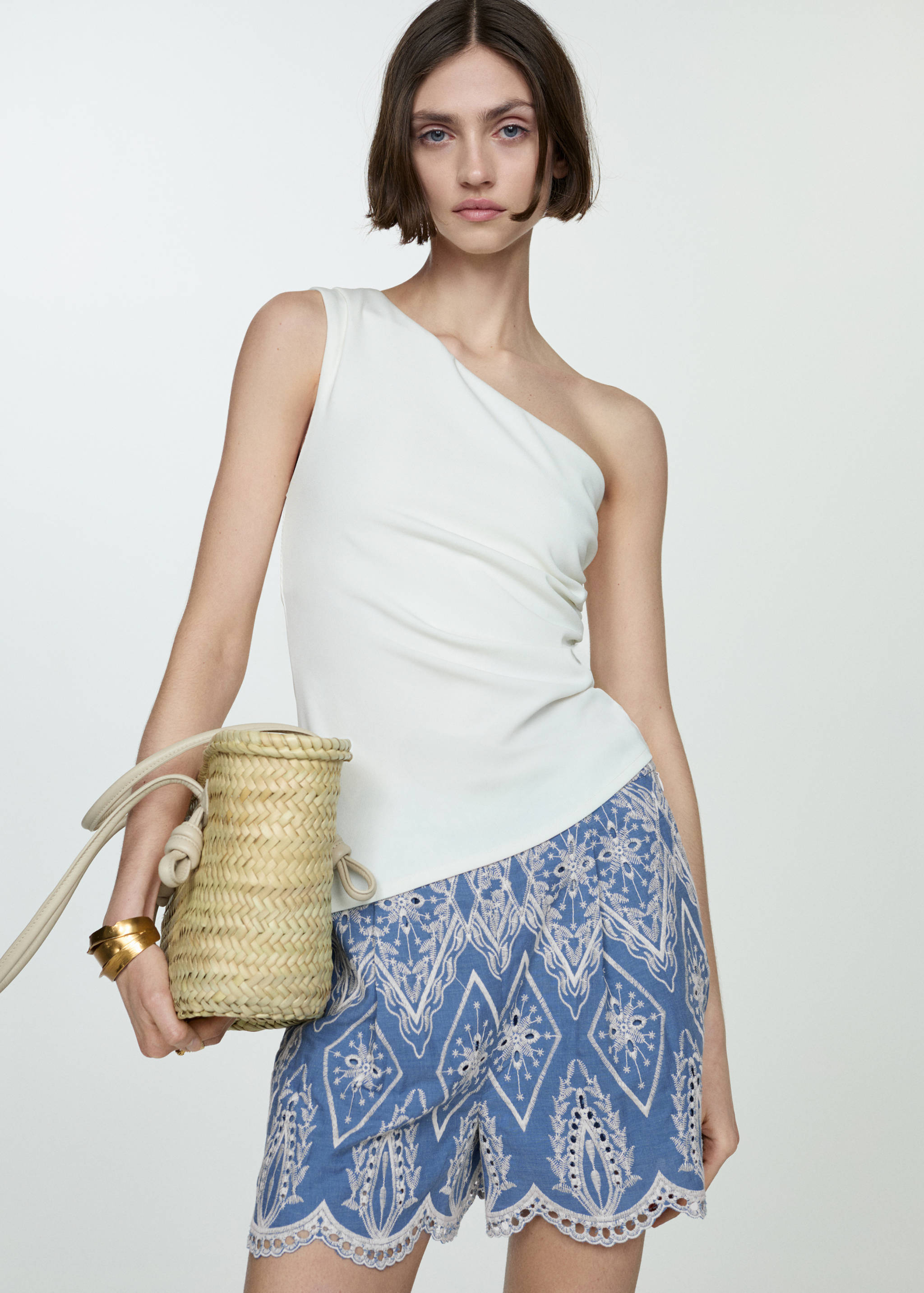 Embroidered shorts with lace accents - Details of the article 1