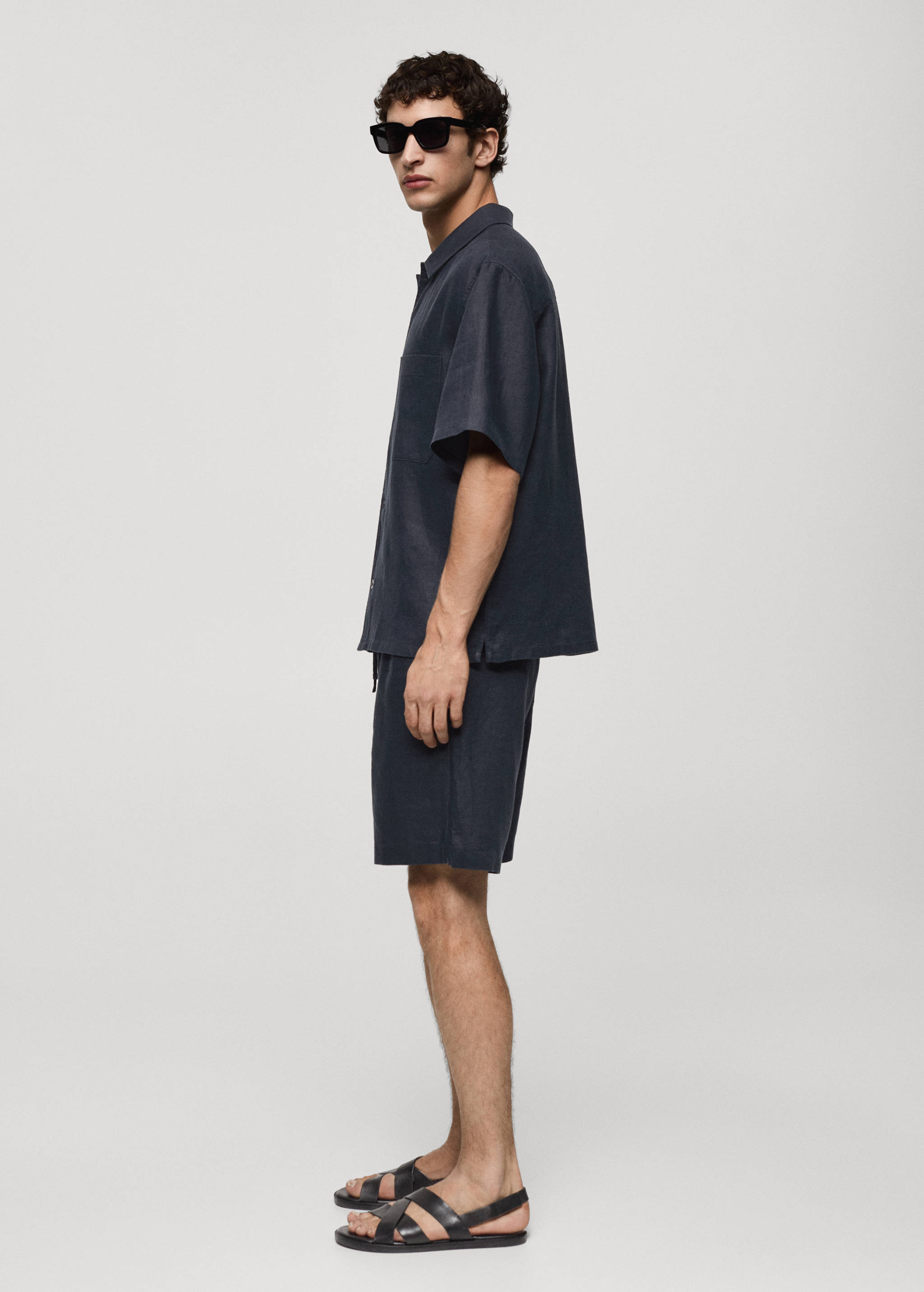 100% linen bermuda shorts with drawstring - Details of the article 2