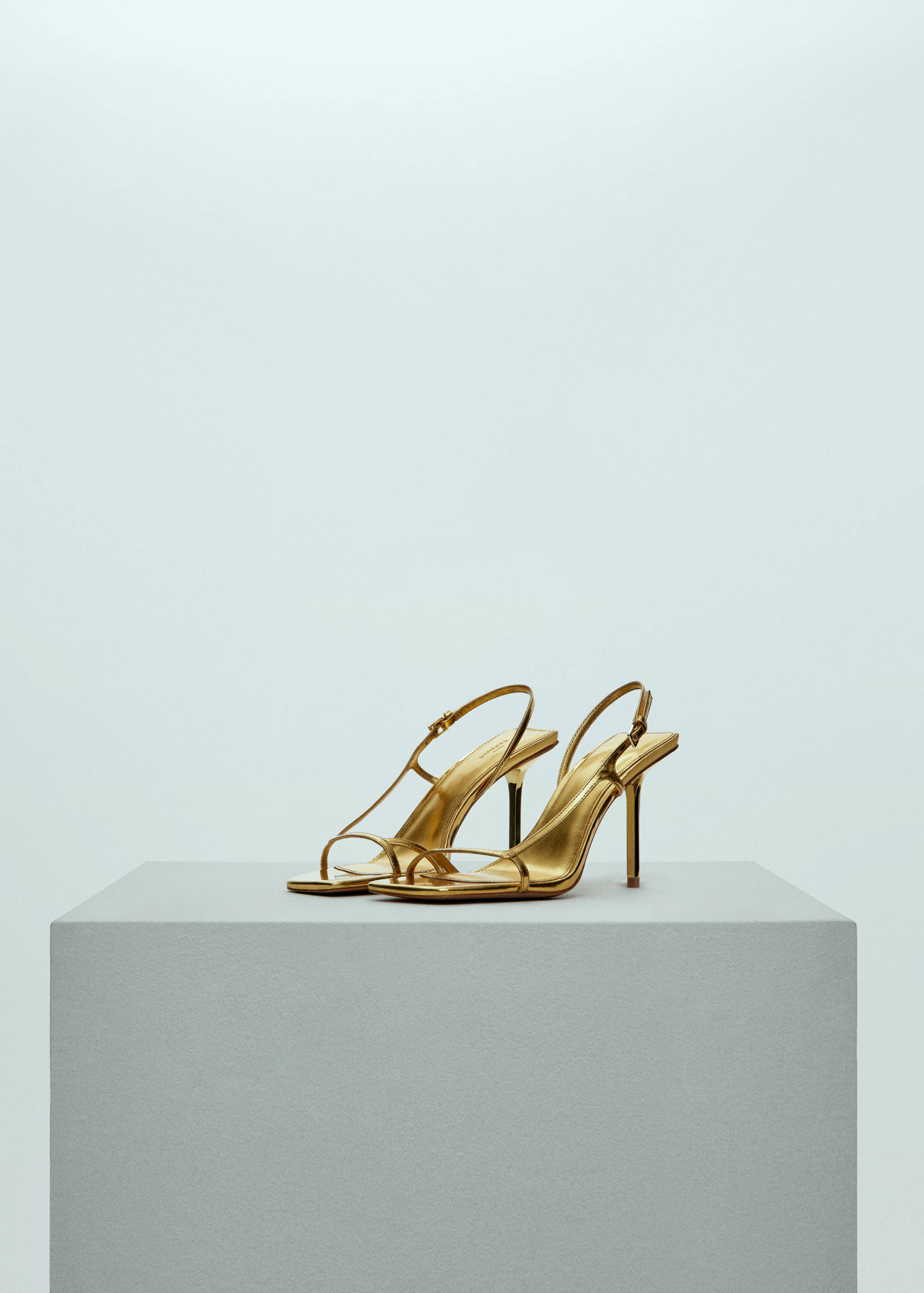 Leather straps sandals - Medium plane