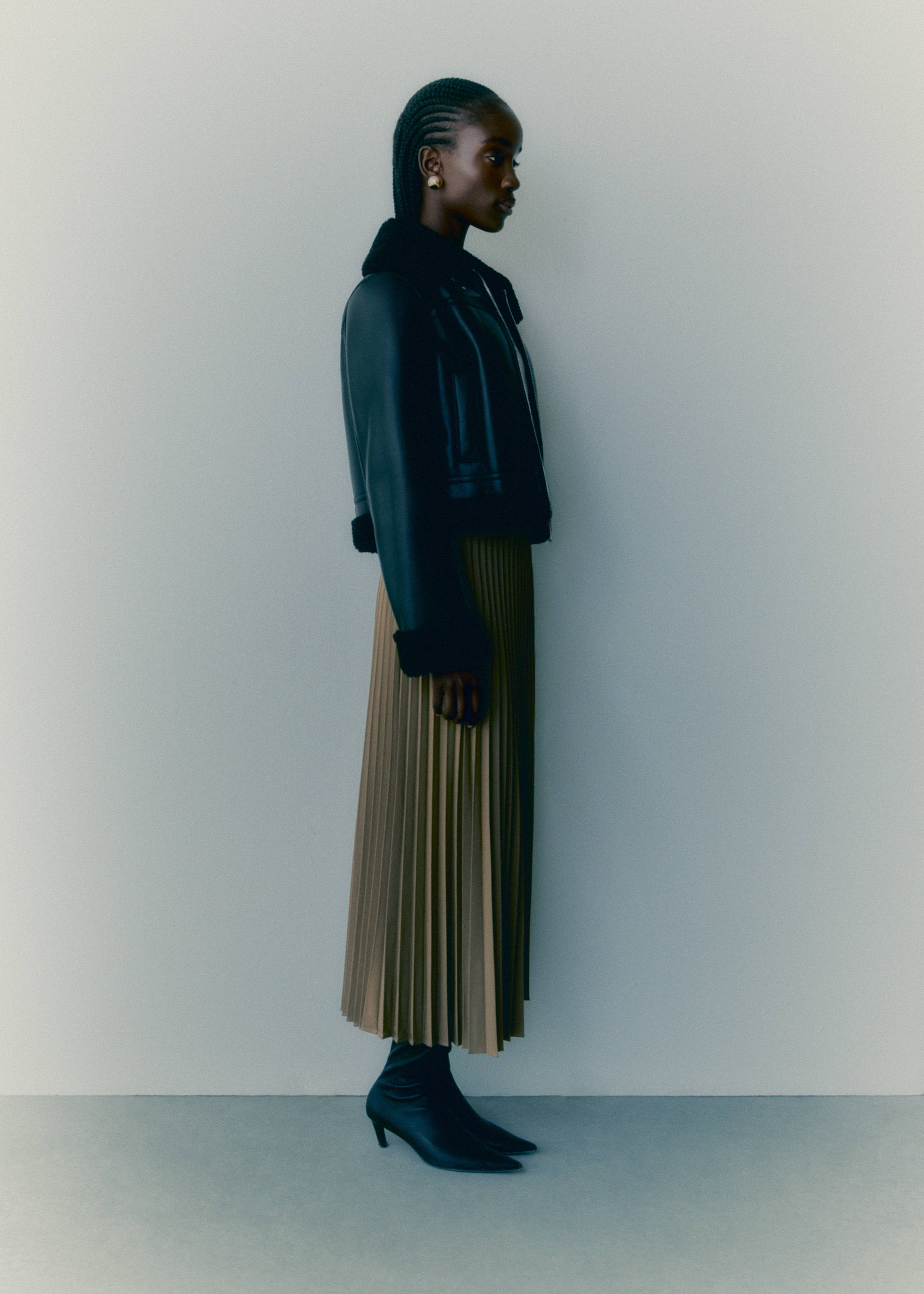 Pleated long skirt - Details of the article 3, Green. Ref: 67080460-00.