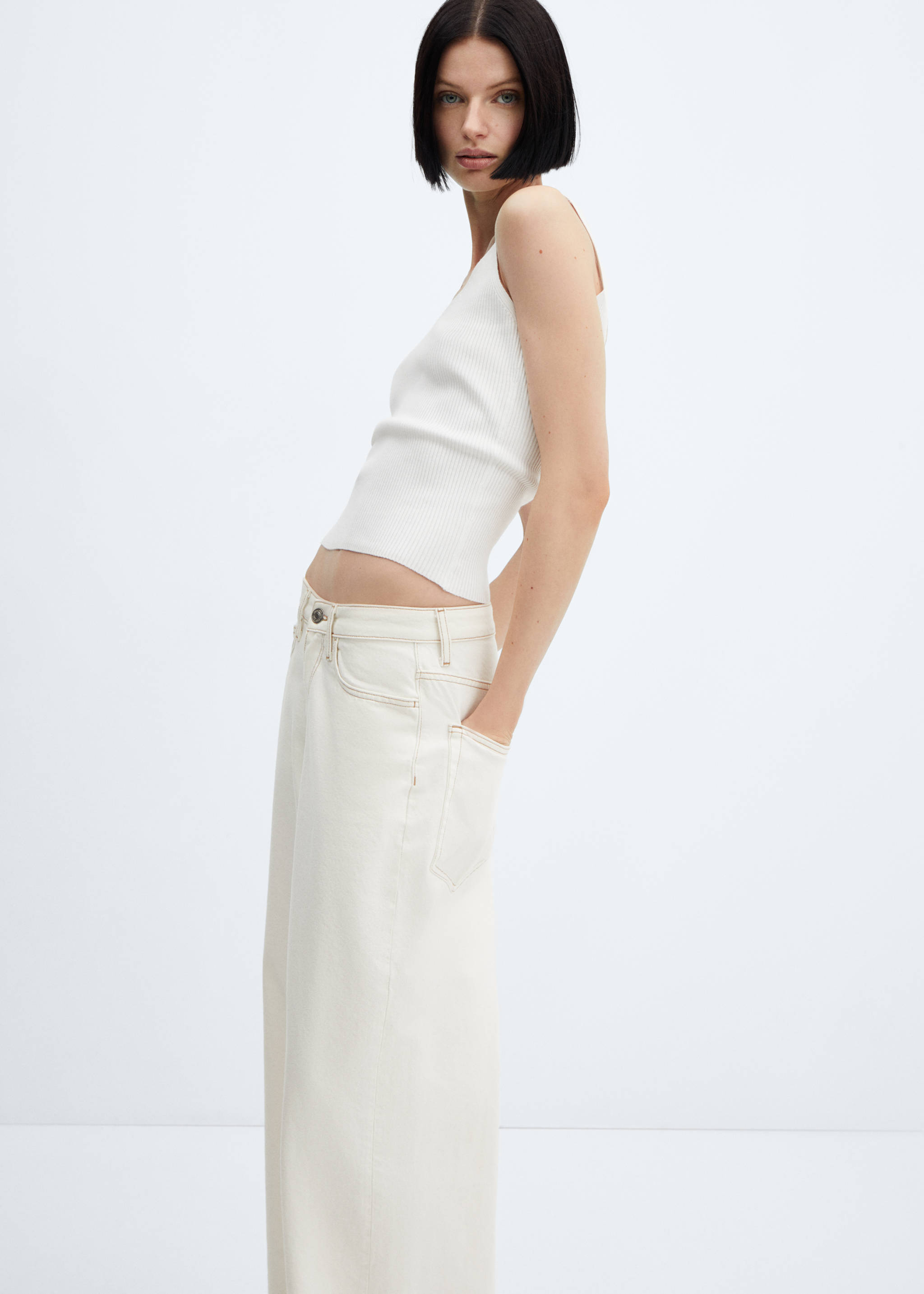 V-neck knitted top - Medium plane