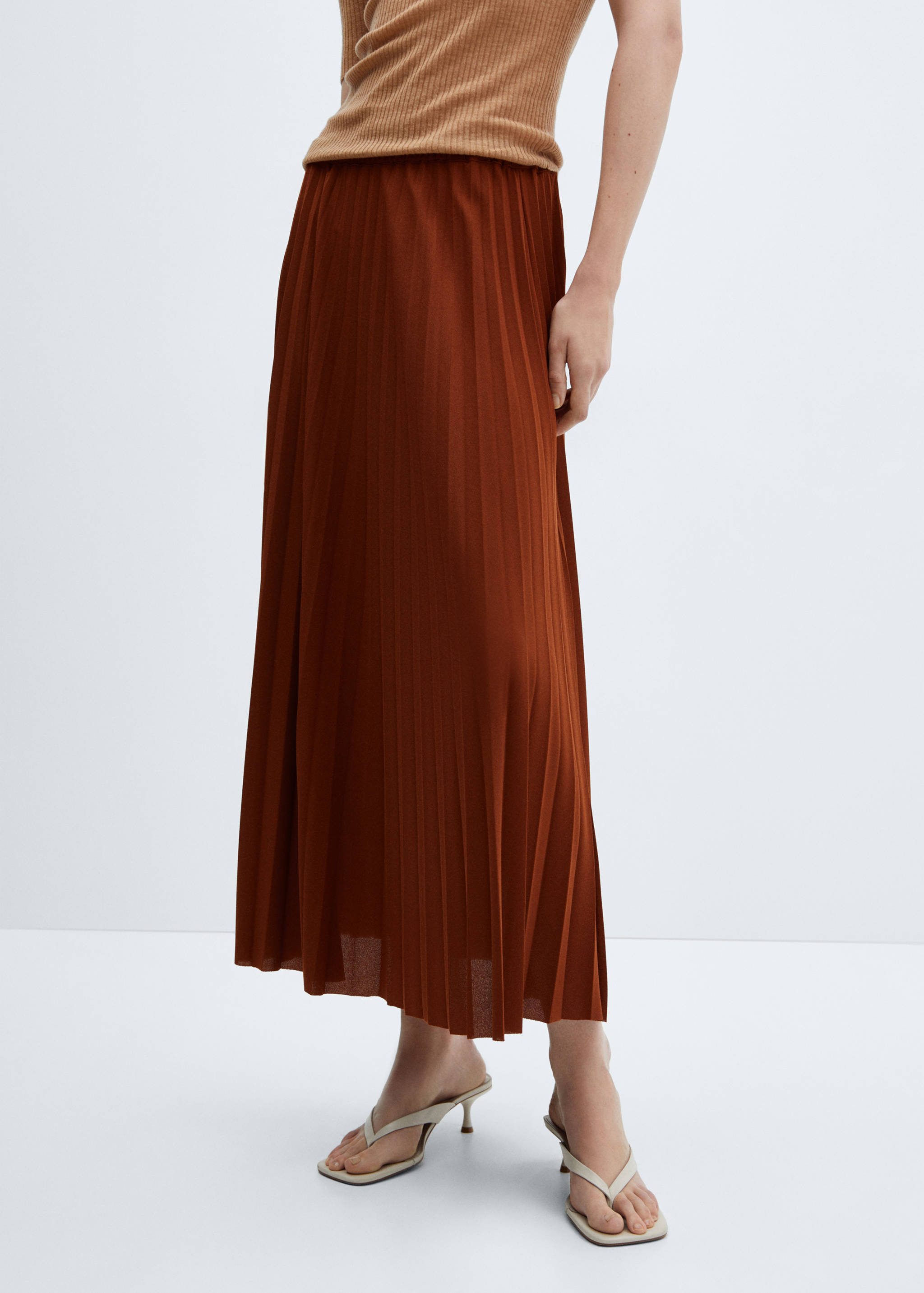 Jupe longue plissée - Plan moyen