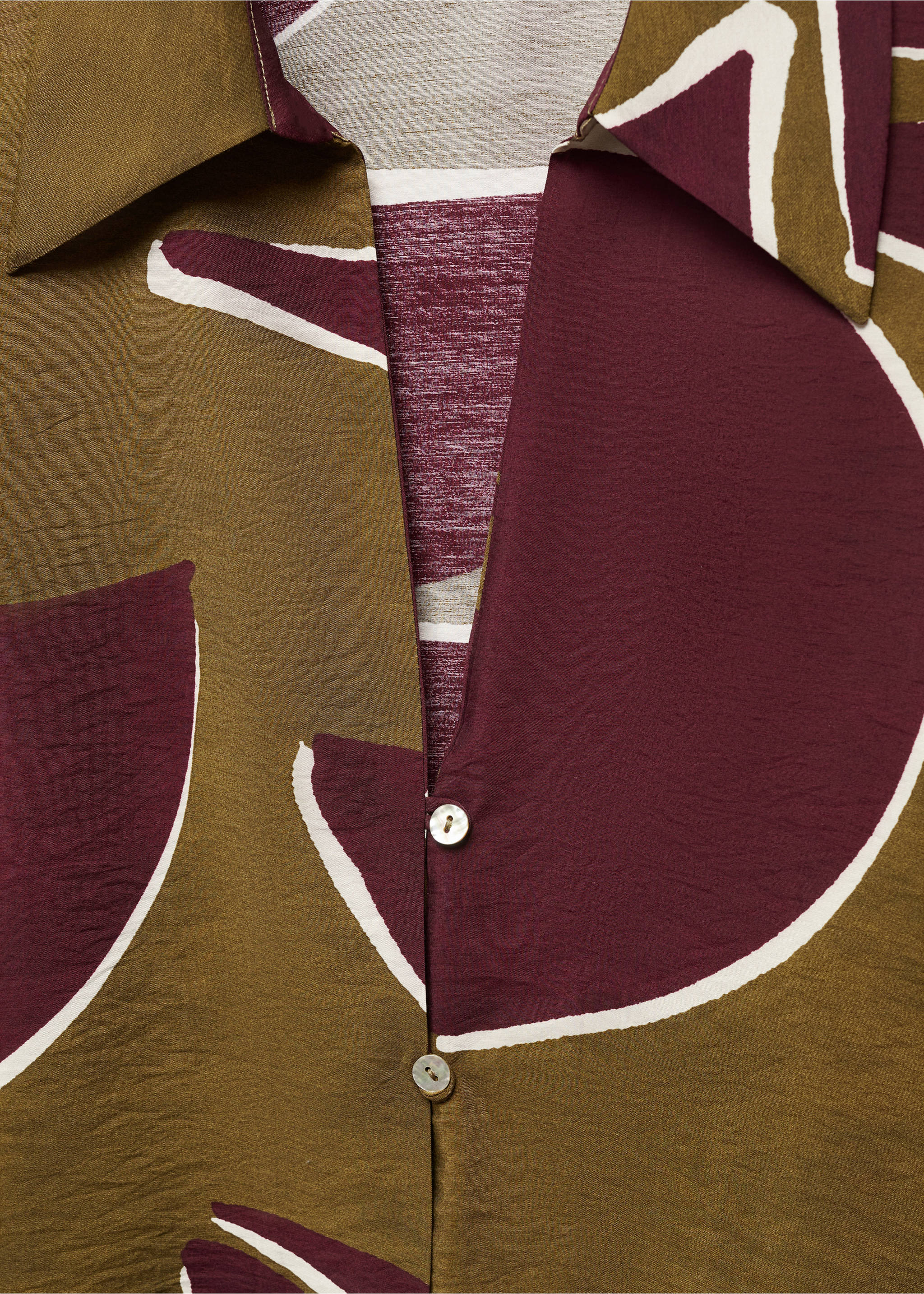 Satin print shirt - Details of the article 8, Burgundy. Ref: 67084031-00.
