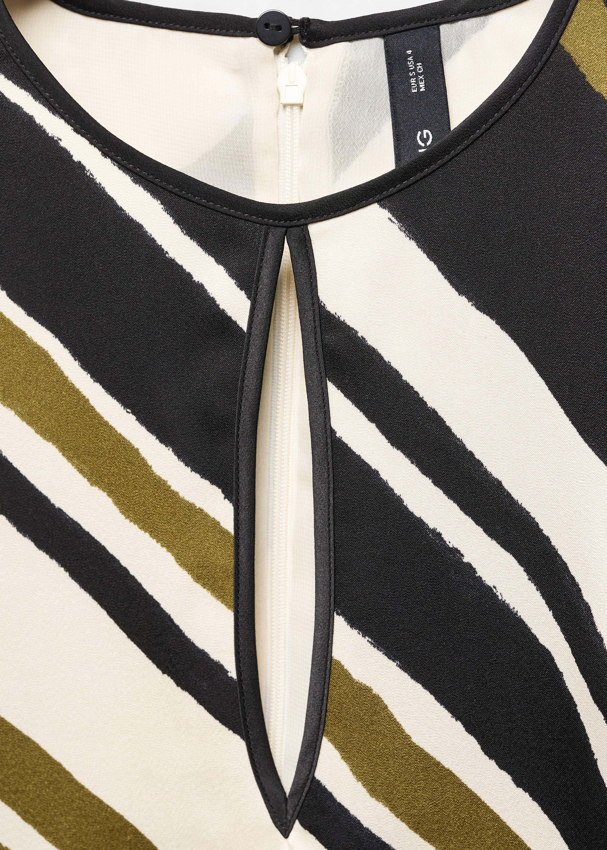 Robe à rayures avec ceinture - Détail de l'article 8