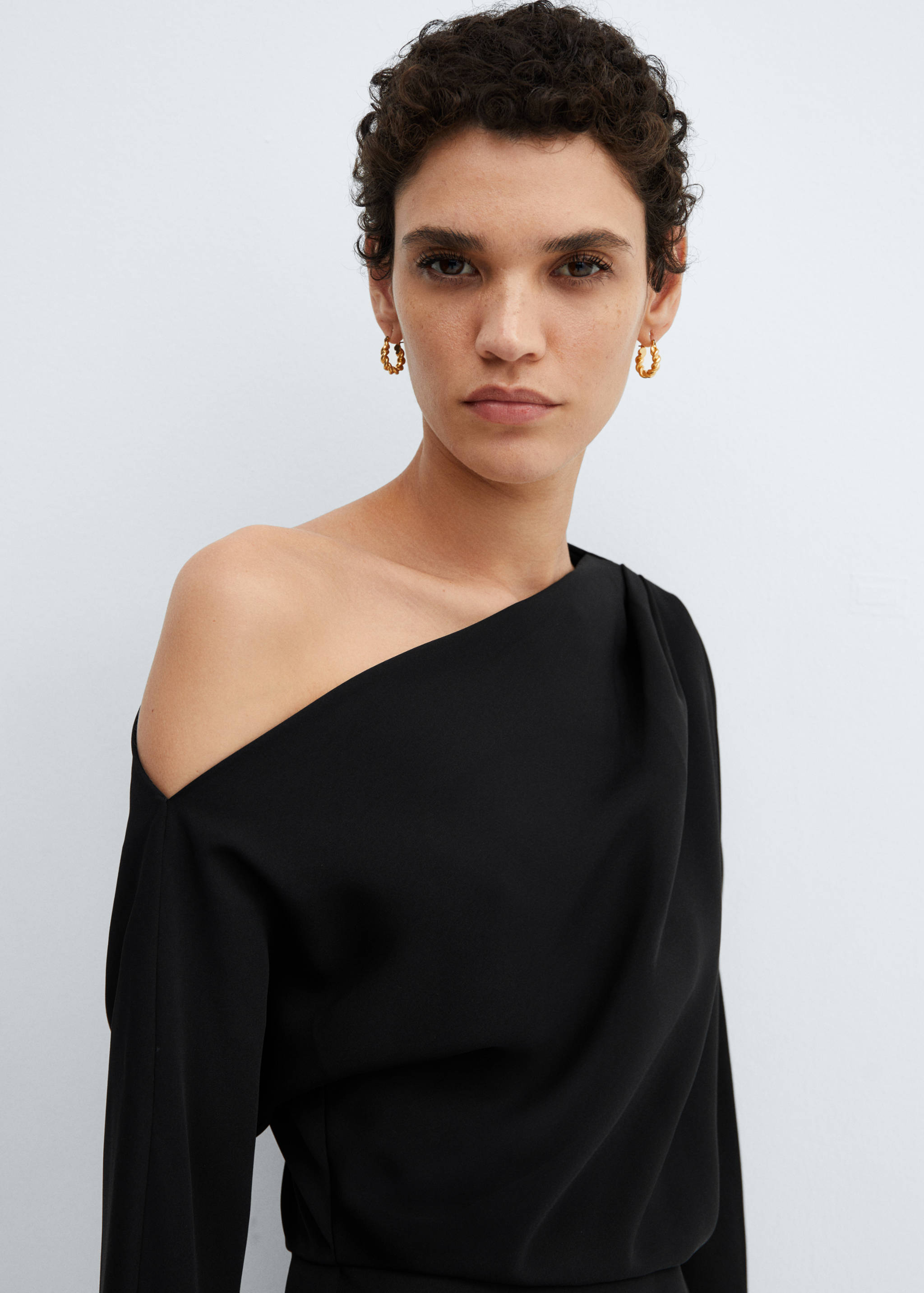 Robe asymétrique ouverture - Détail de l'article 6