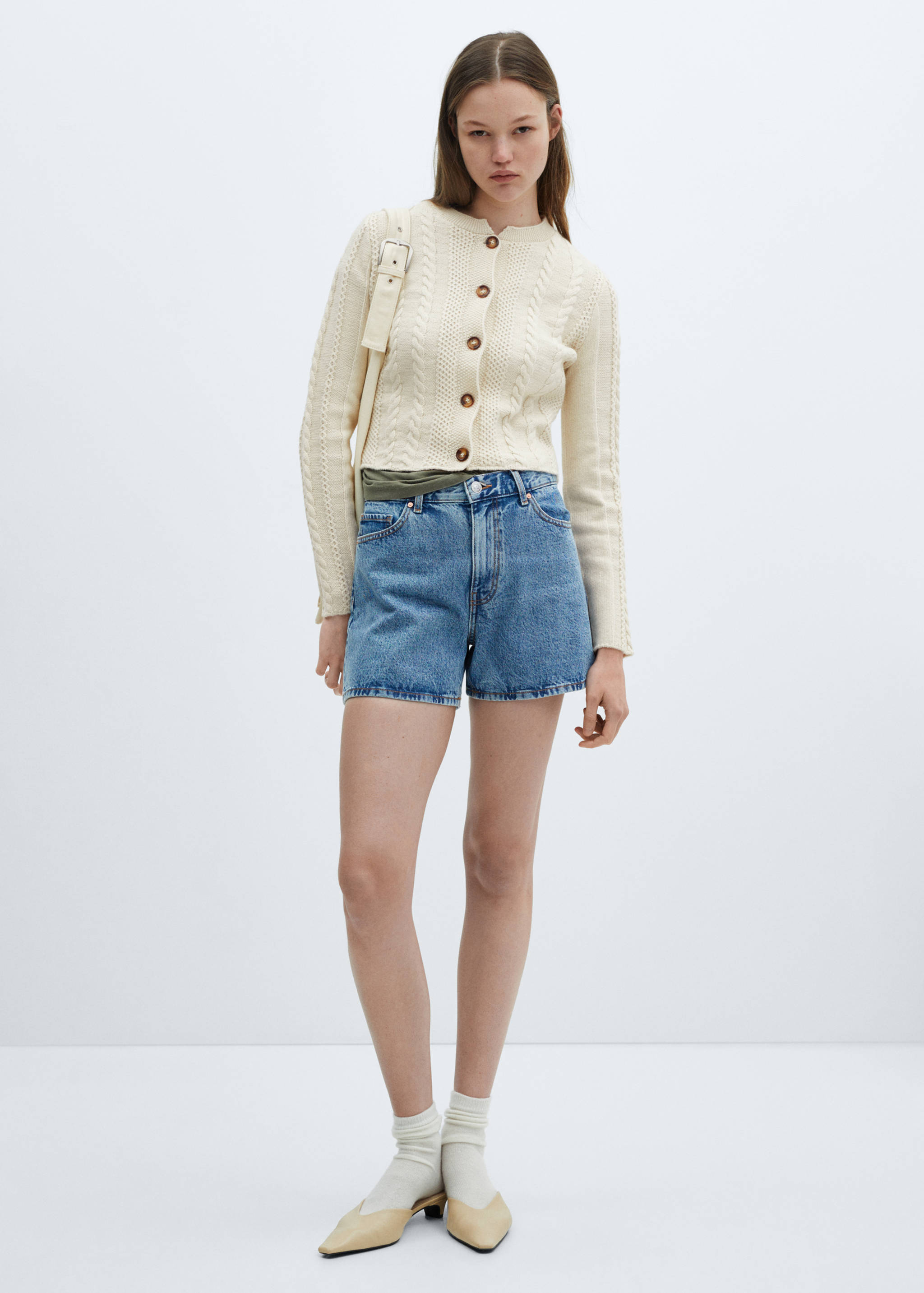 Buttoned knit braided cardigan - General plane