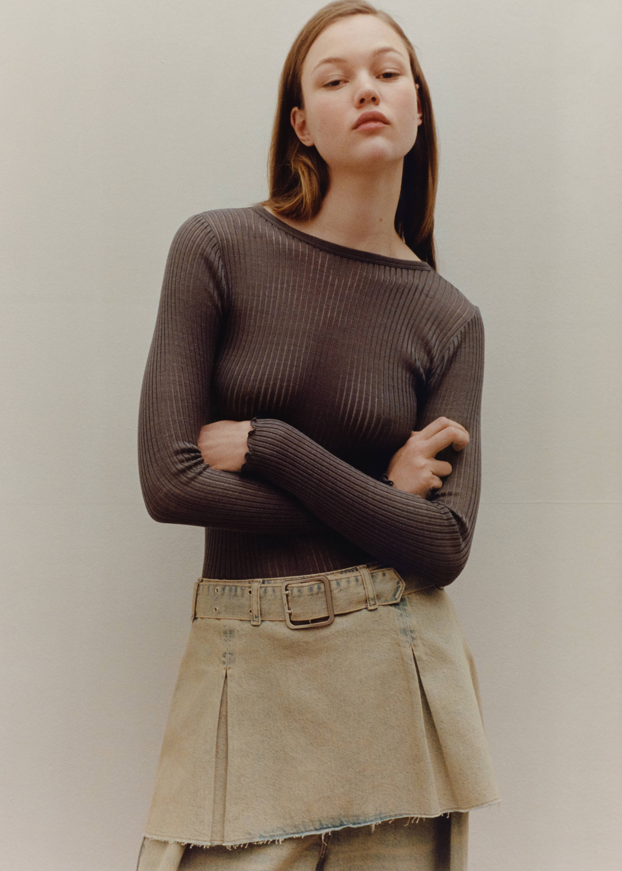 Denim mini-skirt with belt - Details of the article 6