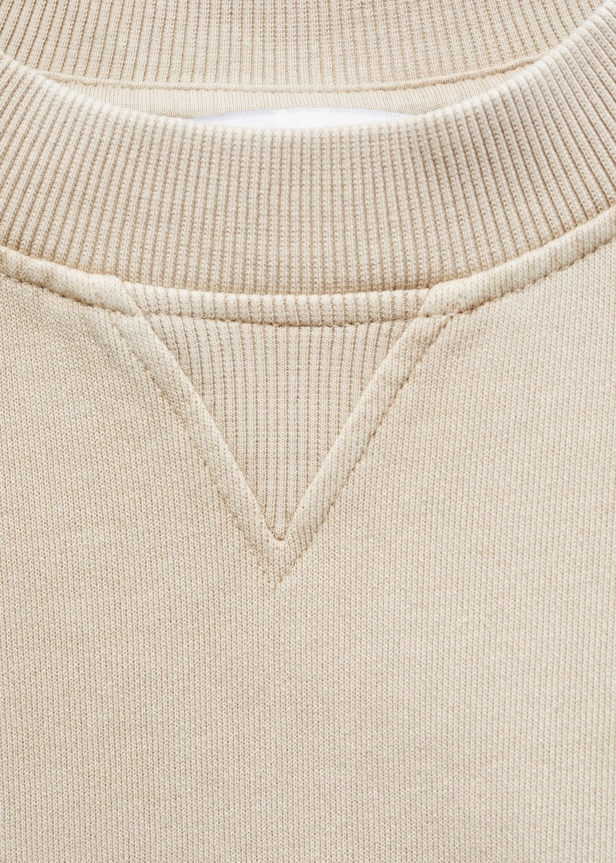Washed round-neck sweatshirt - Details of the article 8
