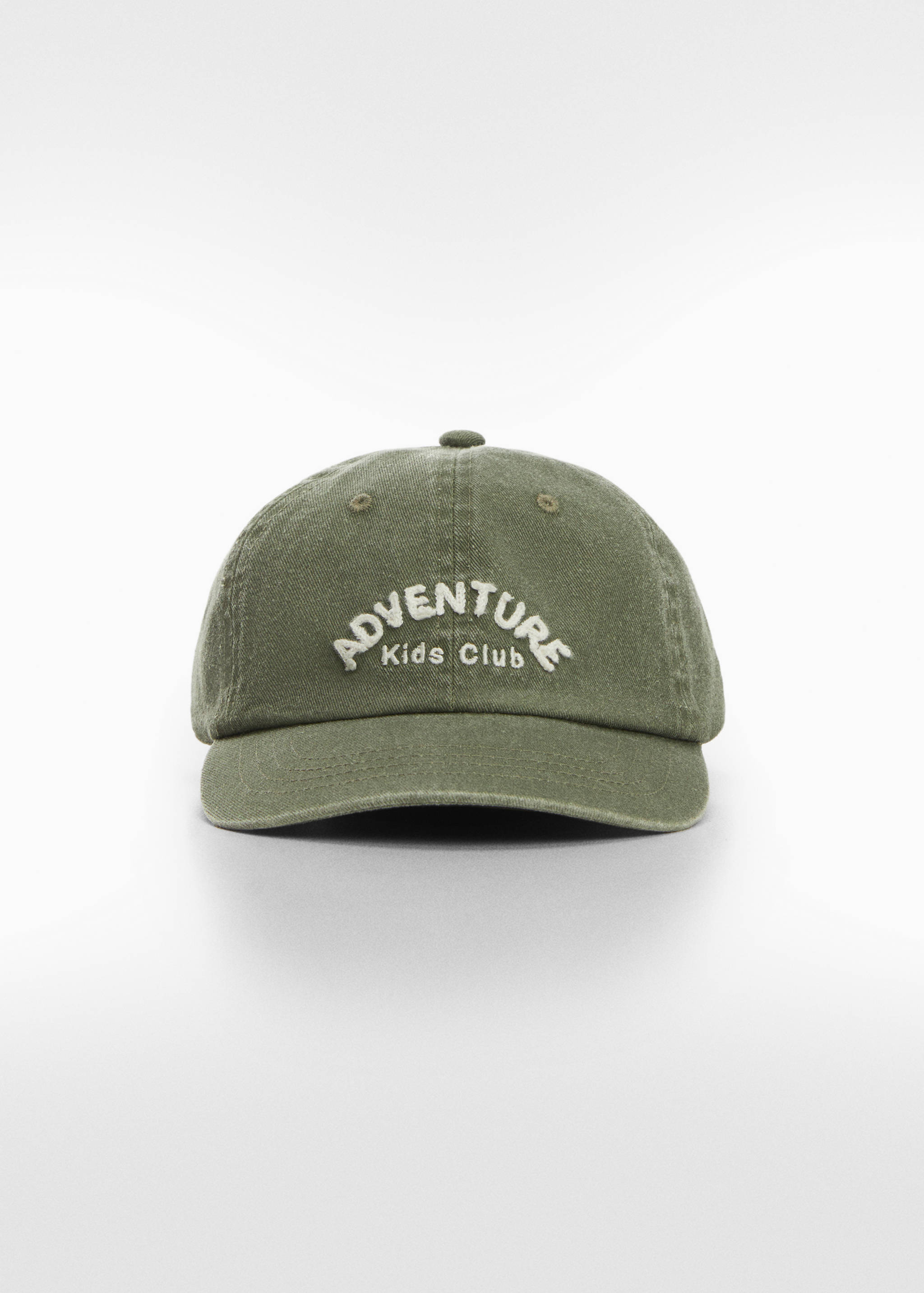 Gorra letra bordada - Plano medio