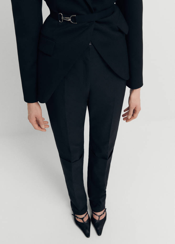 Straight pleated trousers — Black
