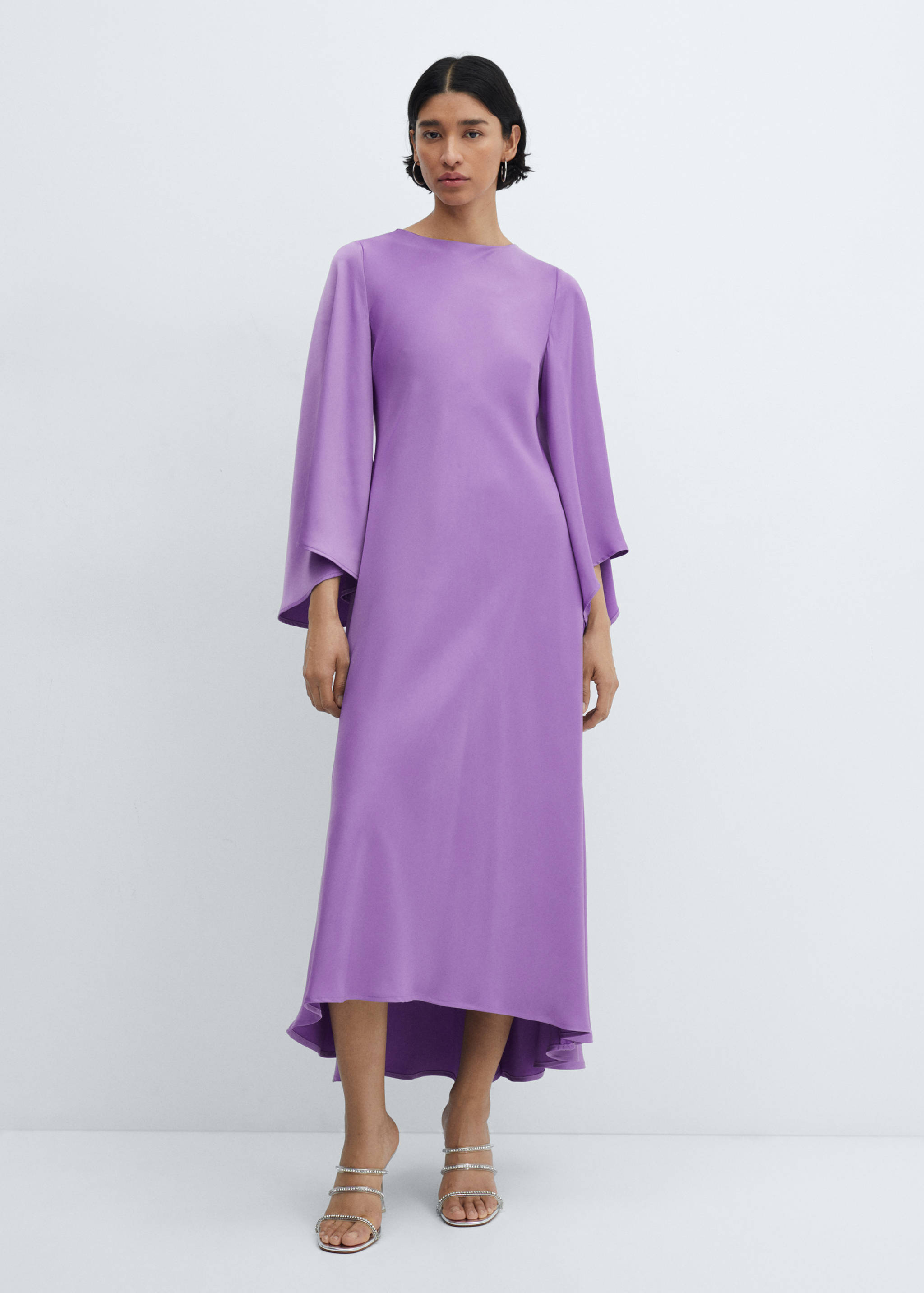 Flared-sleeve satin dress - General plane