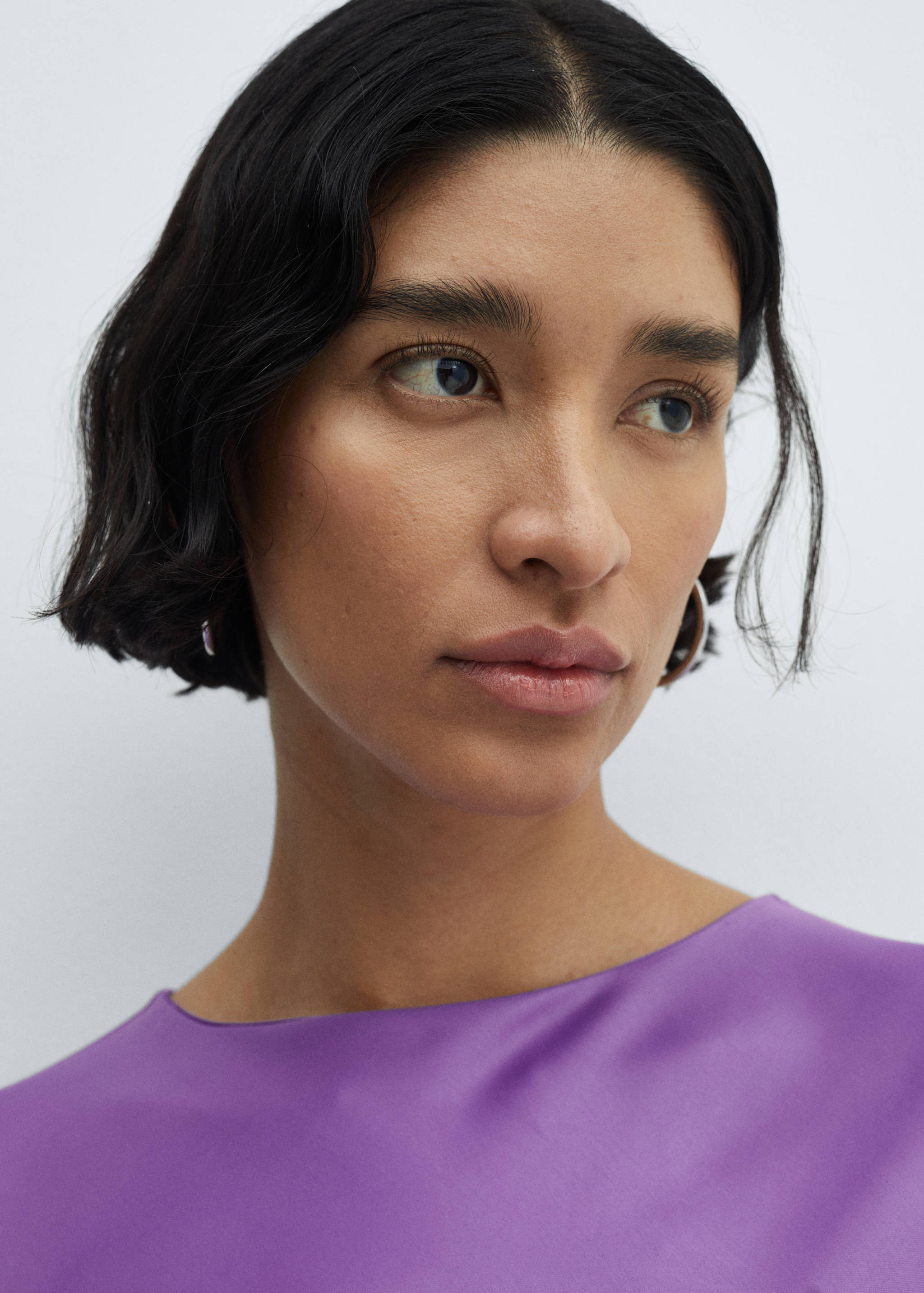 Flared-sleeve satin dress - Details of the article 1