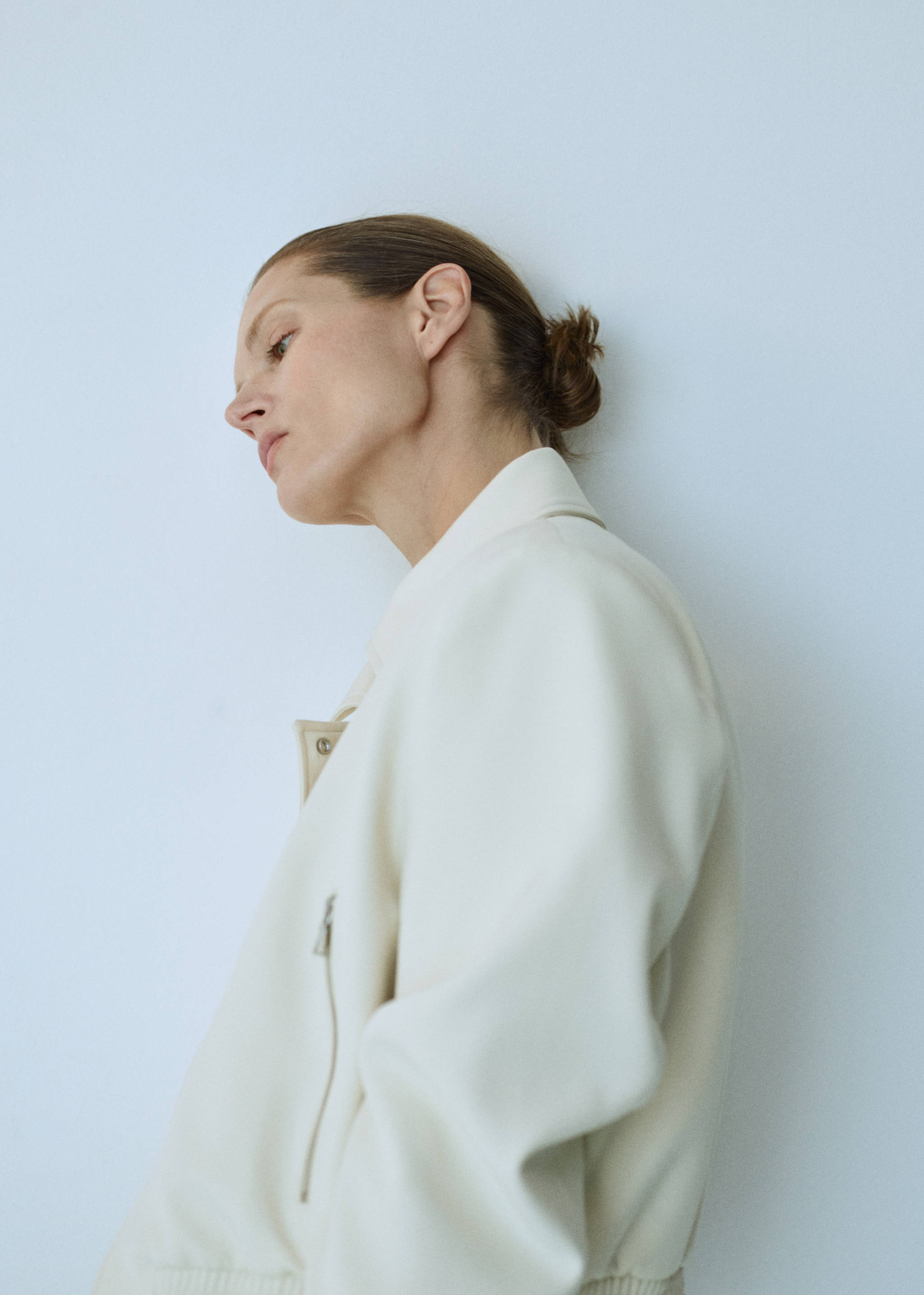 Cropped jacket with shoulder pads - Details of the article 9