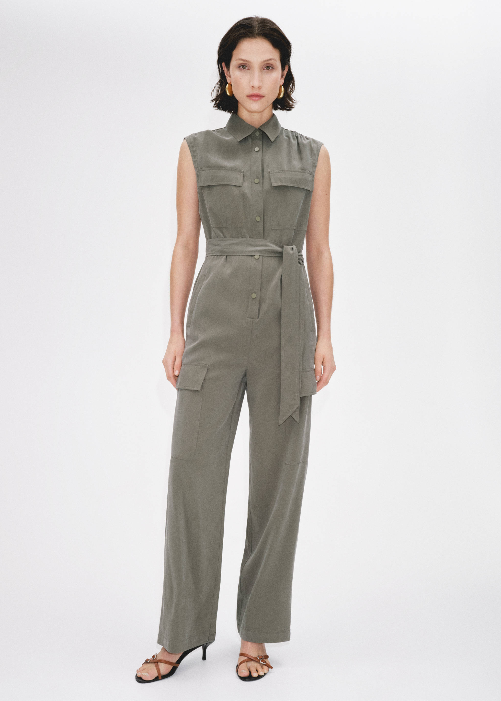 Cargo jumpsuit with pockets - Details of the article 7