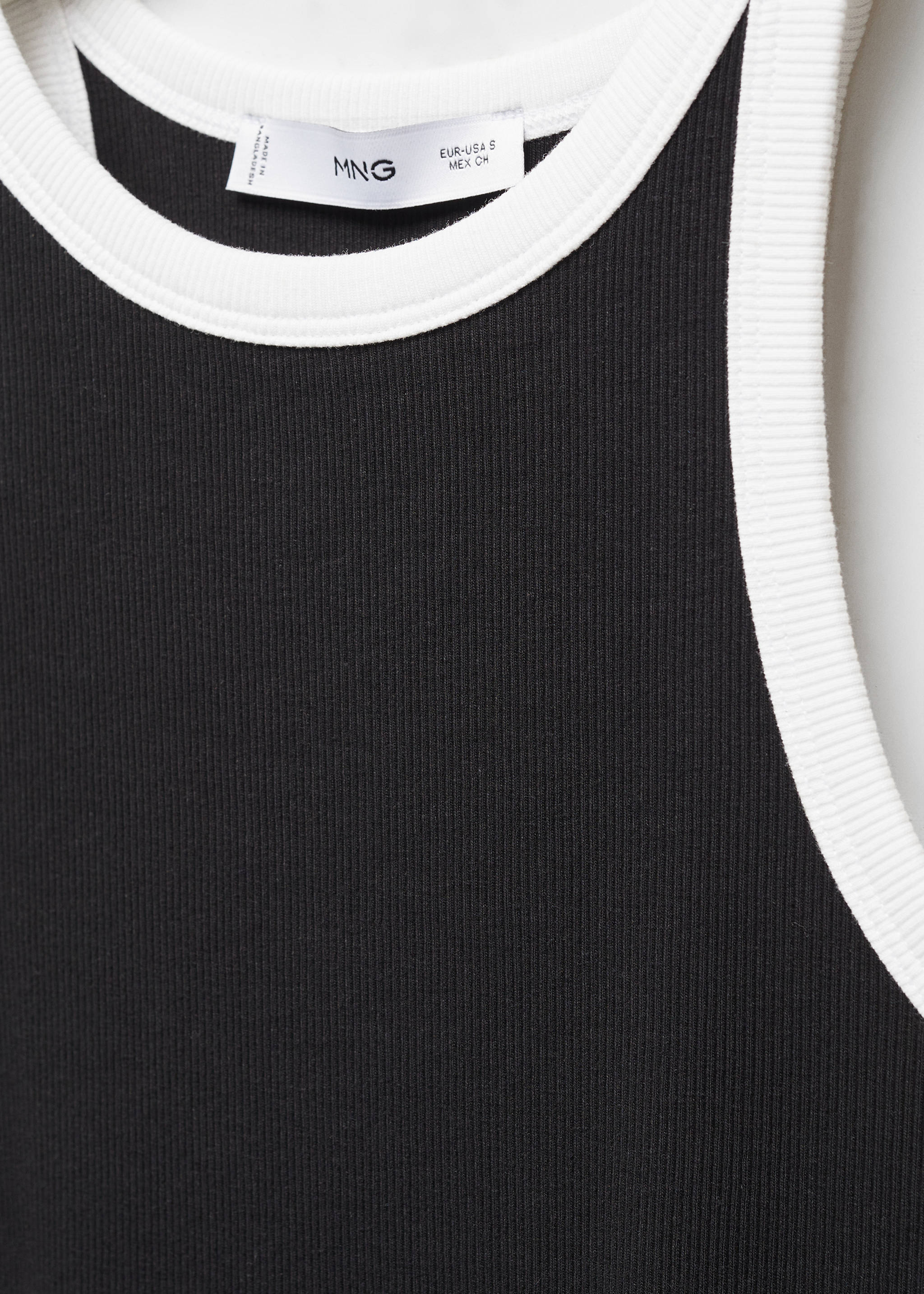 Top liserés contrastants - Détail de l'article 8