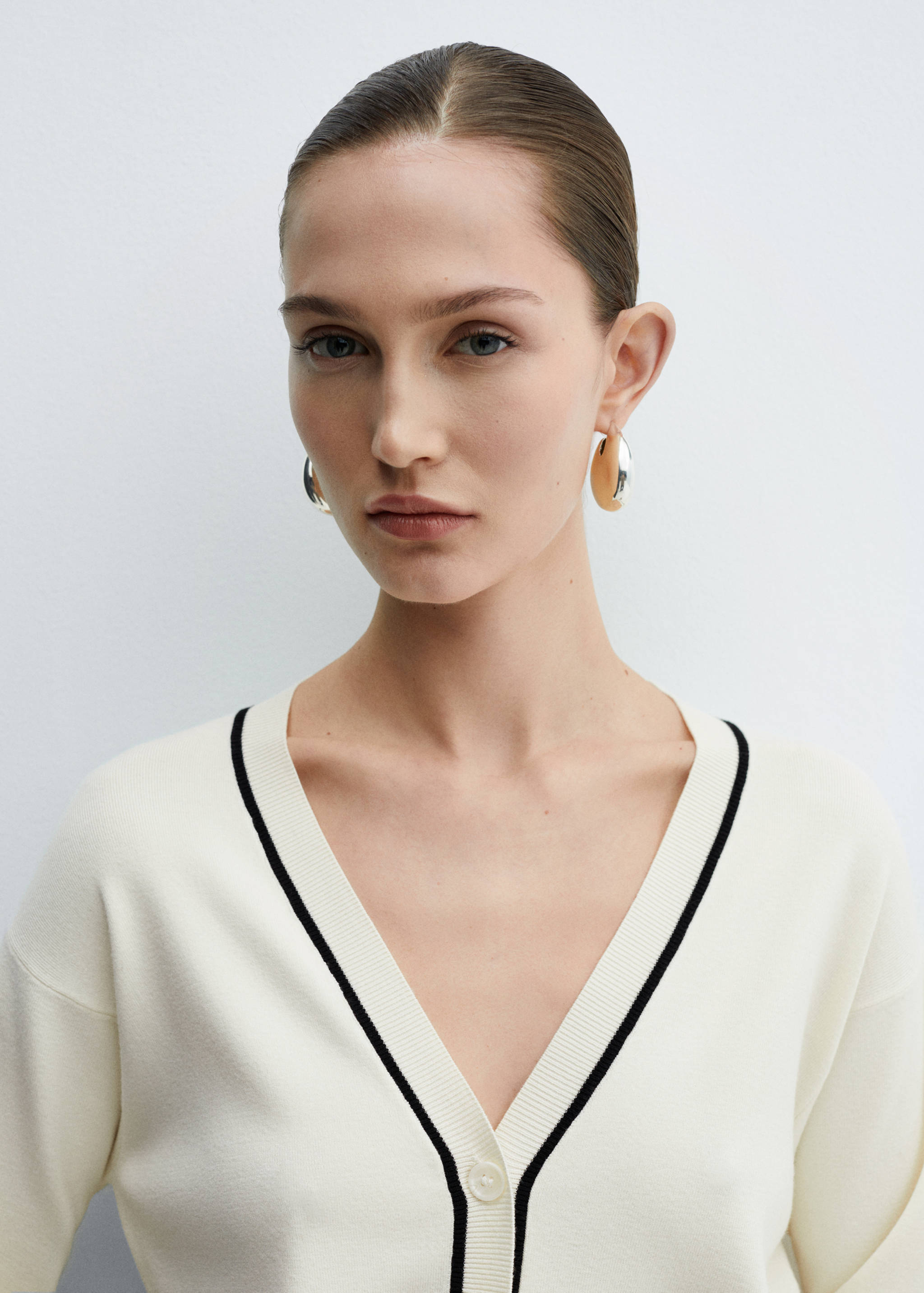 Contrast trims cardigan - Details of the article 1