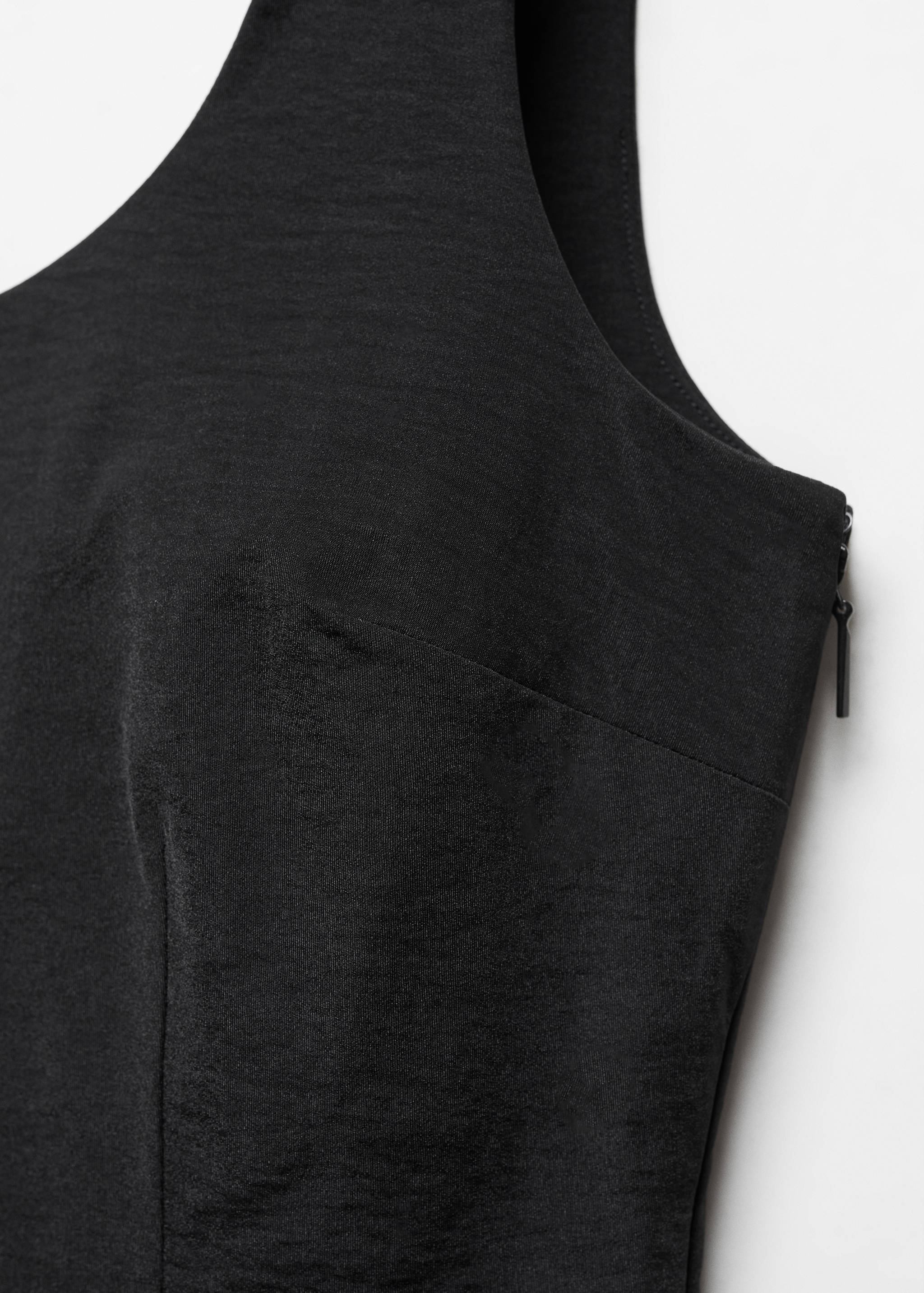 Short low-neck dress - Details of the article 8