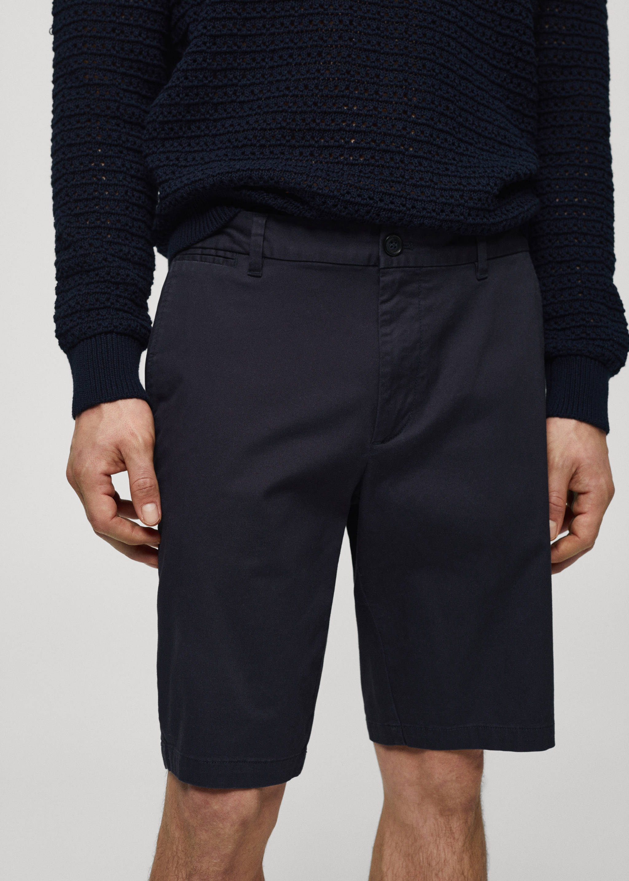 Бавовняні шорти бермуди чінос slim fit - Детальніше про товар 1