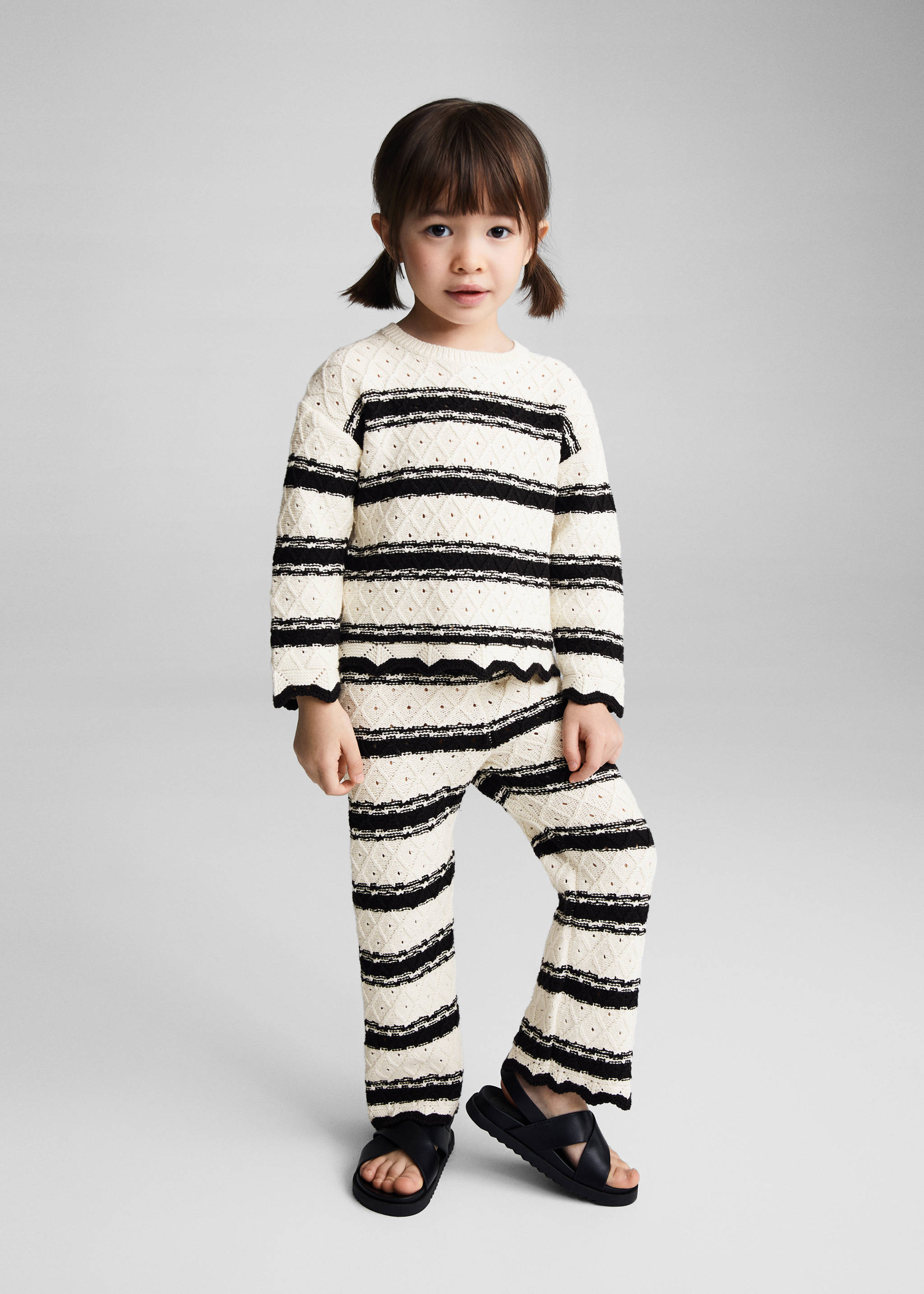 Gestreifter Lochstrickpullover - Allgemeine Ansicht