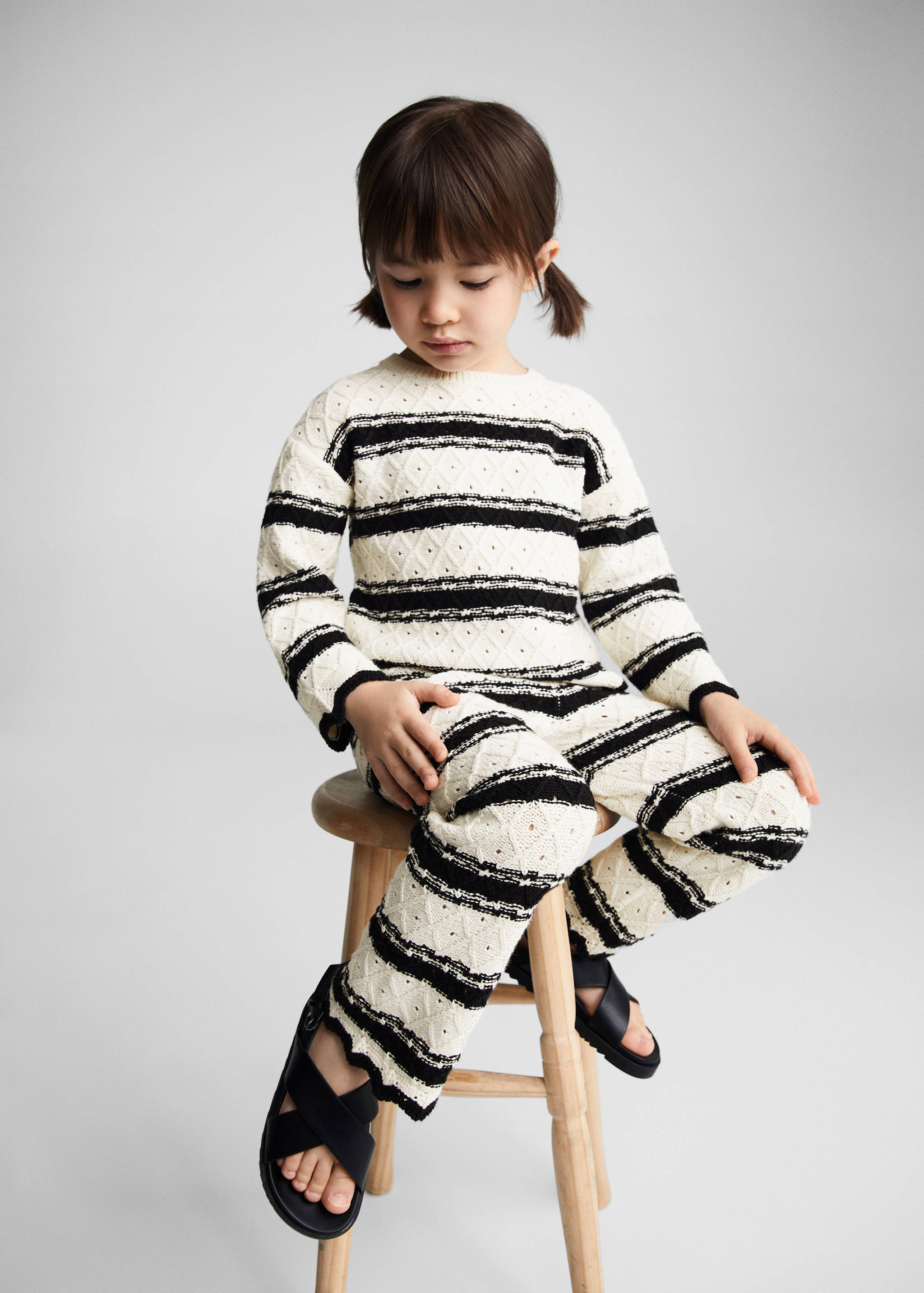 Gestreifter Lochstrickpullover - Detail des Artikels 2