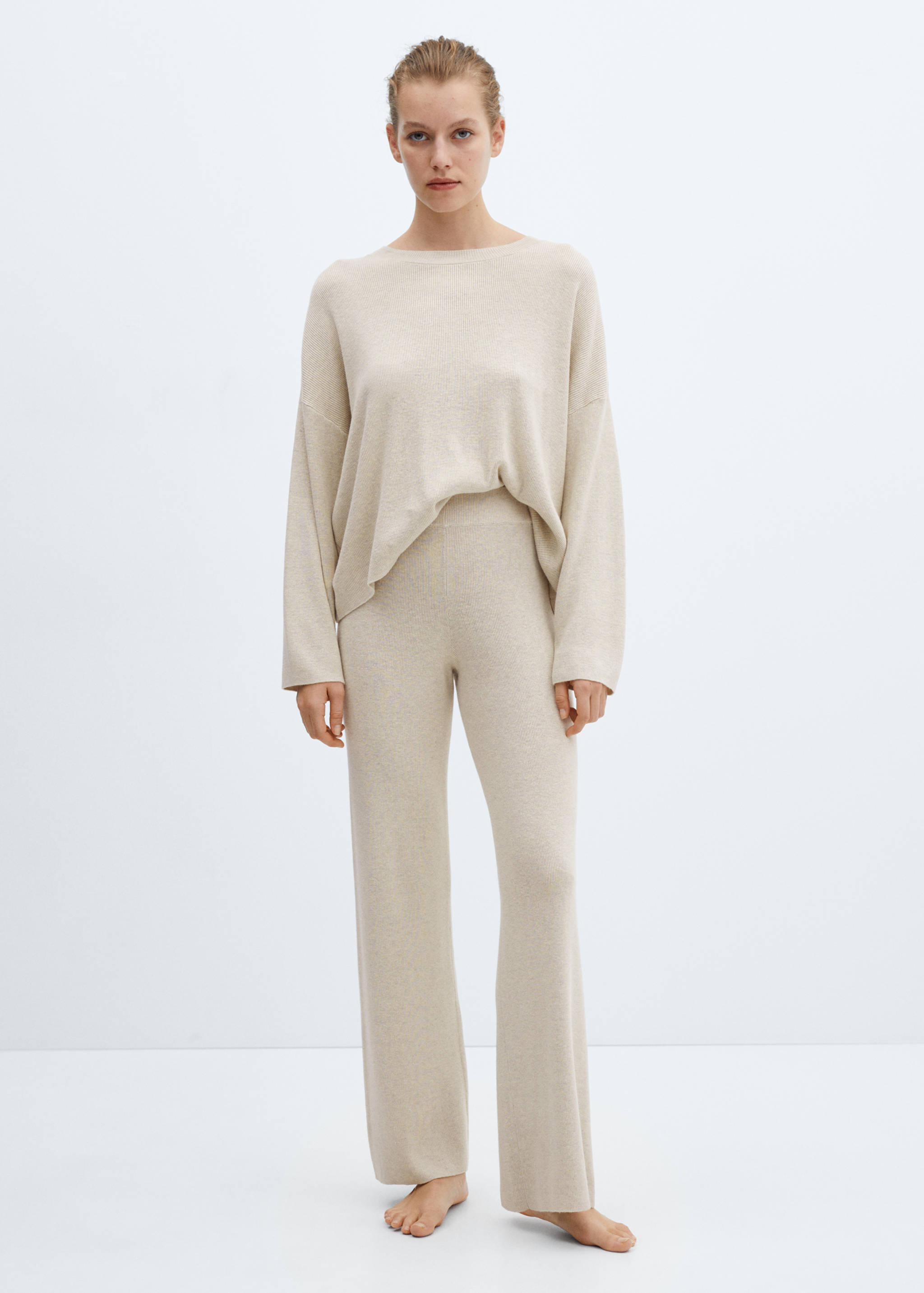 Gebreide trui met ronde hals - Overzichtstekening