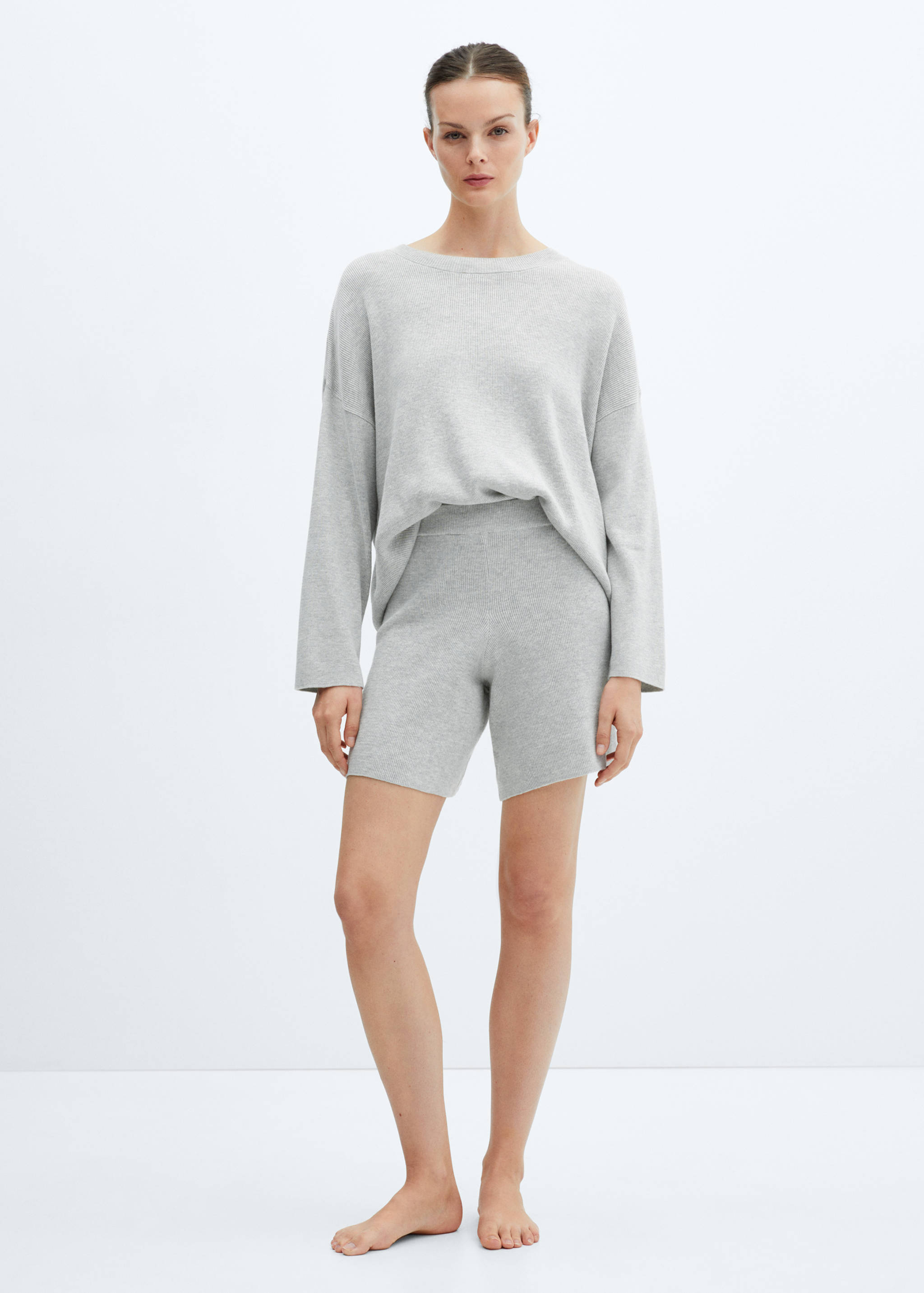 Gebreide trui met ronde hals - Overzichtstekening