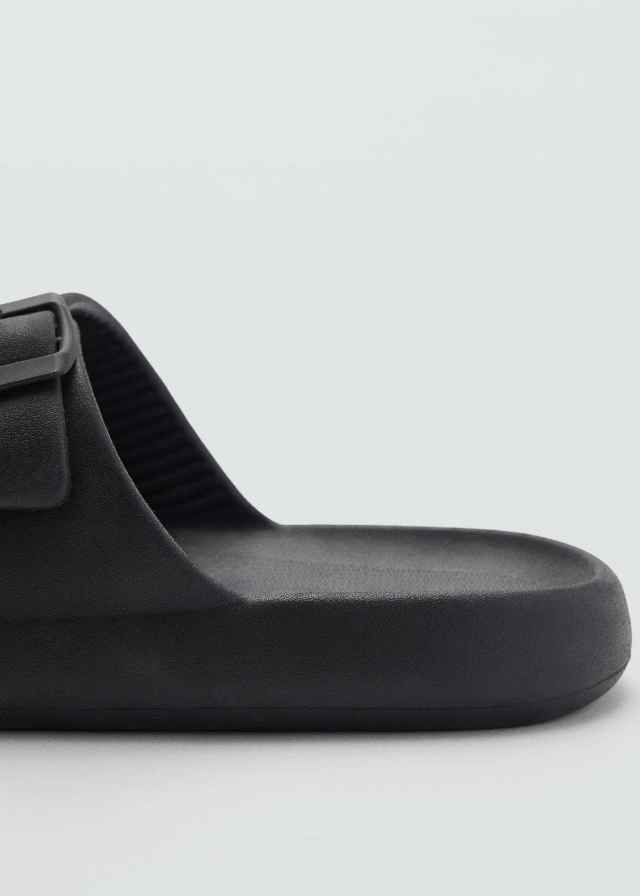 Double-buckle rubber sandals - Details of the article 1