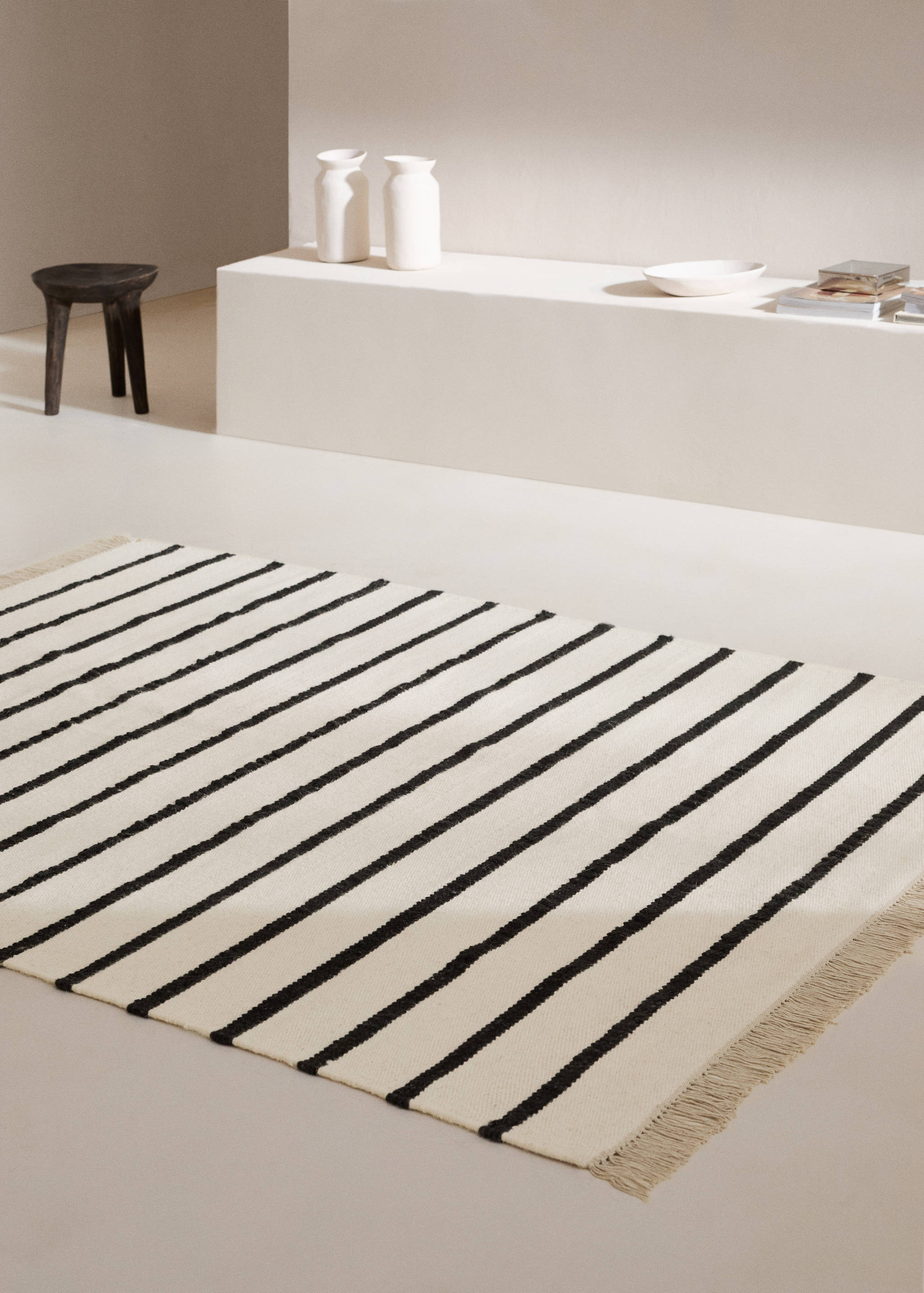 100% wool striped fringed rug - General plane