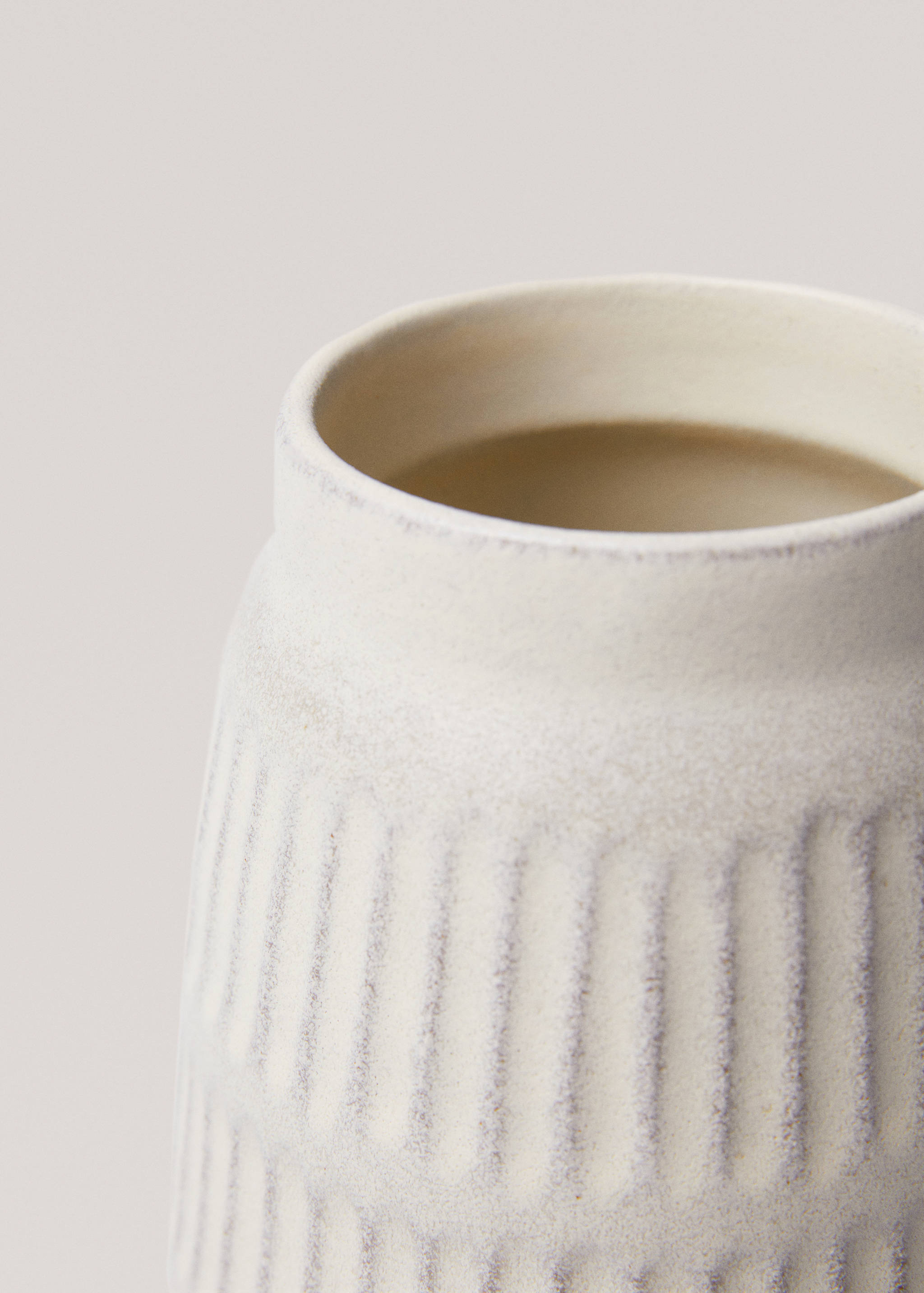 Terracotta vase with relief - Details of the article 1