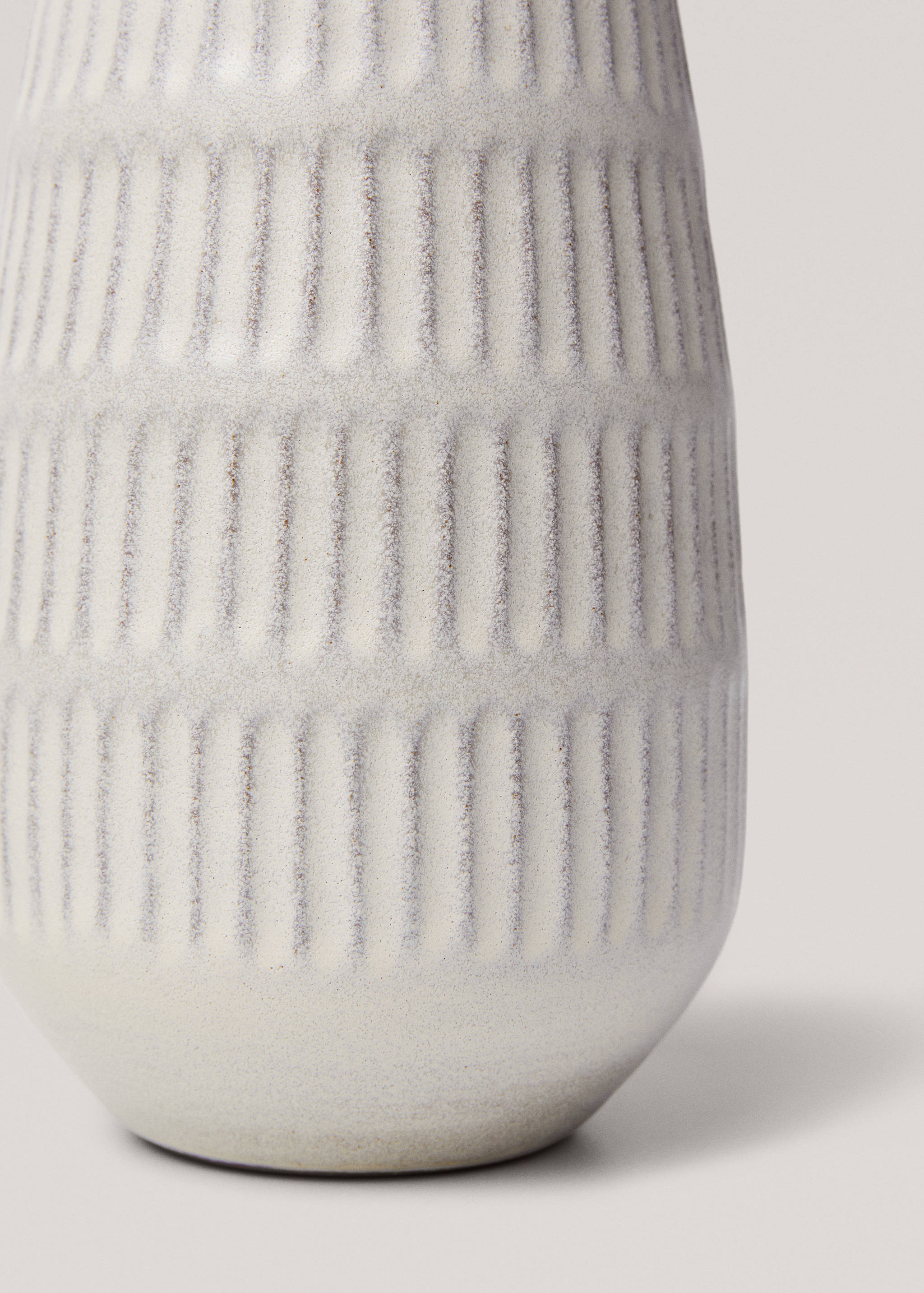 Terracotta vase with relief - Details of the article 2