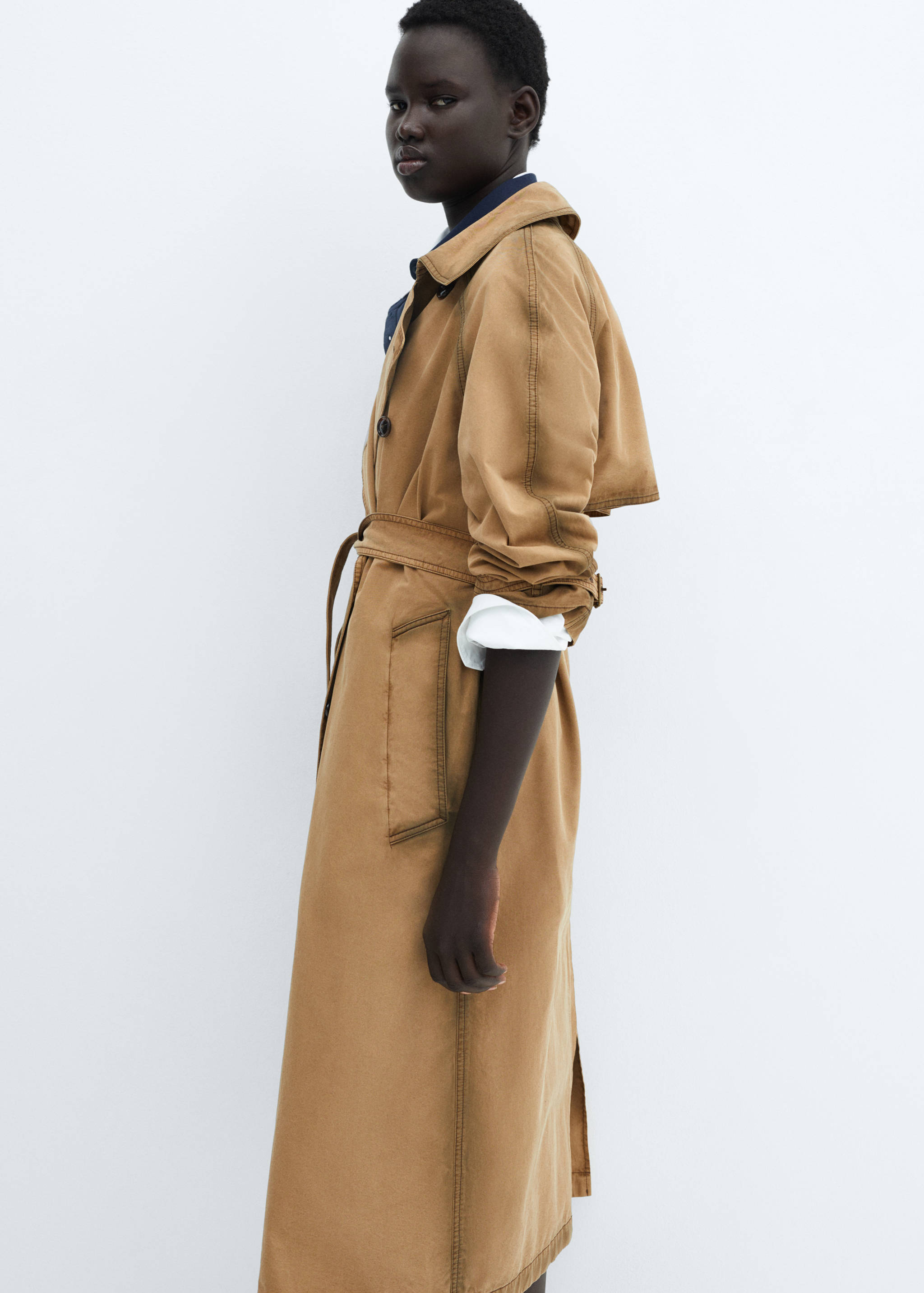 Trenchcoat im Used-Look - Detail des Artikels 2